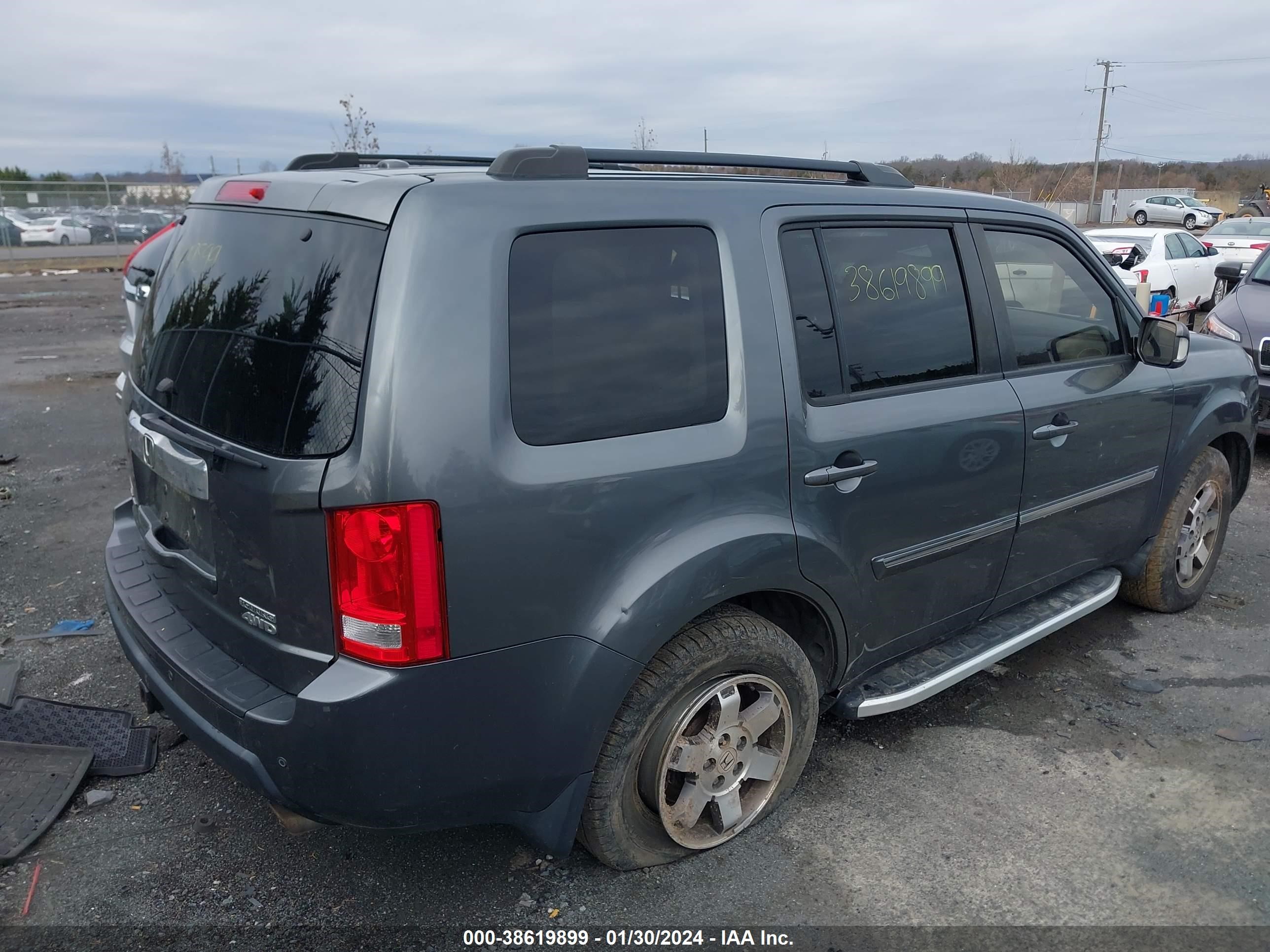 Photo 3 VIN: 5FNYF4H90AB032171 - HONDA PILOT 