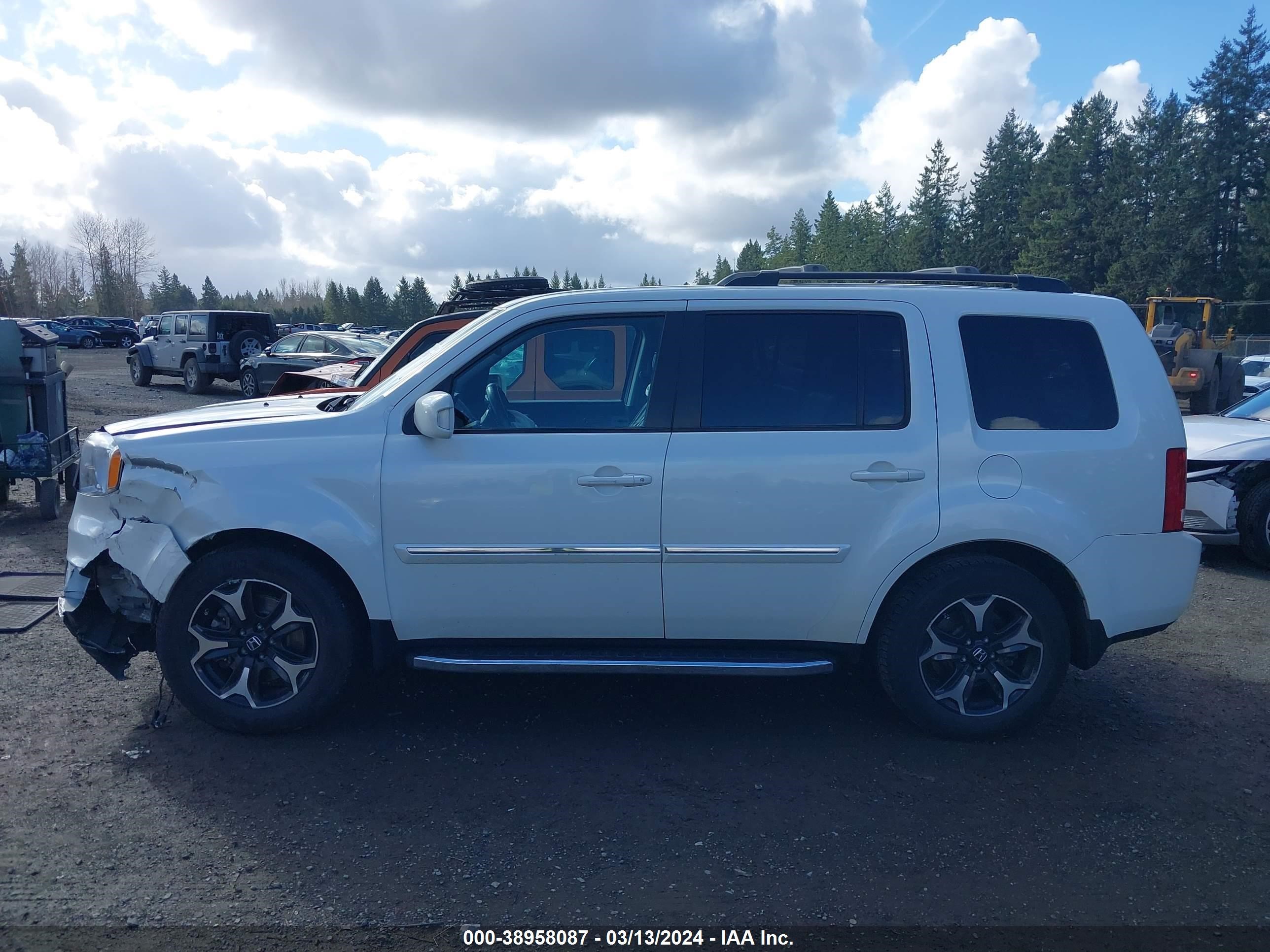 Photo 14 VIN: 5FNYF4H91DB501918 - HONDA PILOT 