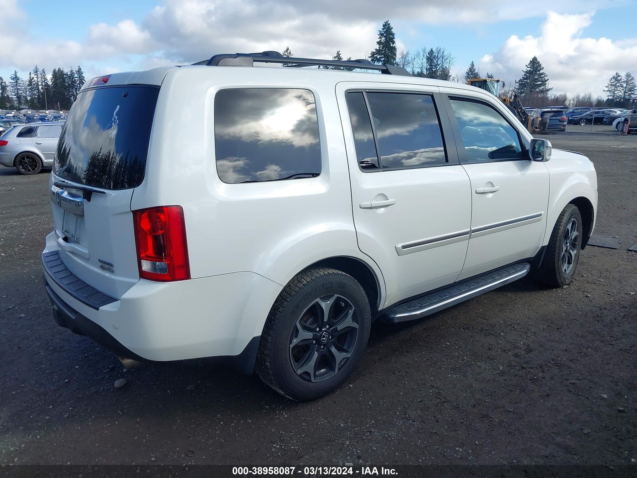 Photo 3 VIN: 5FNYF4H91DB501918 - HONDA PILOT 