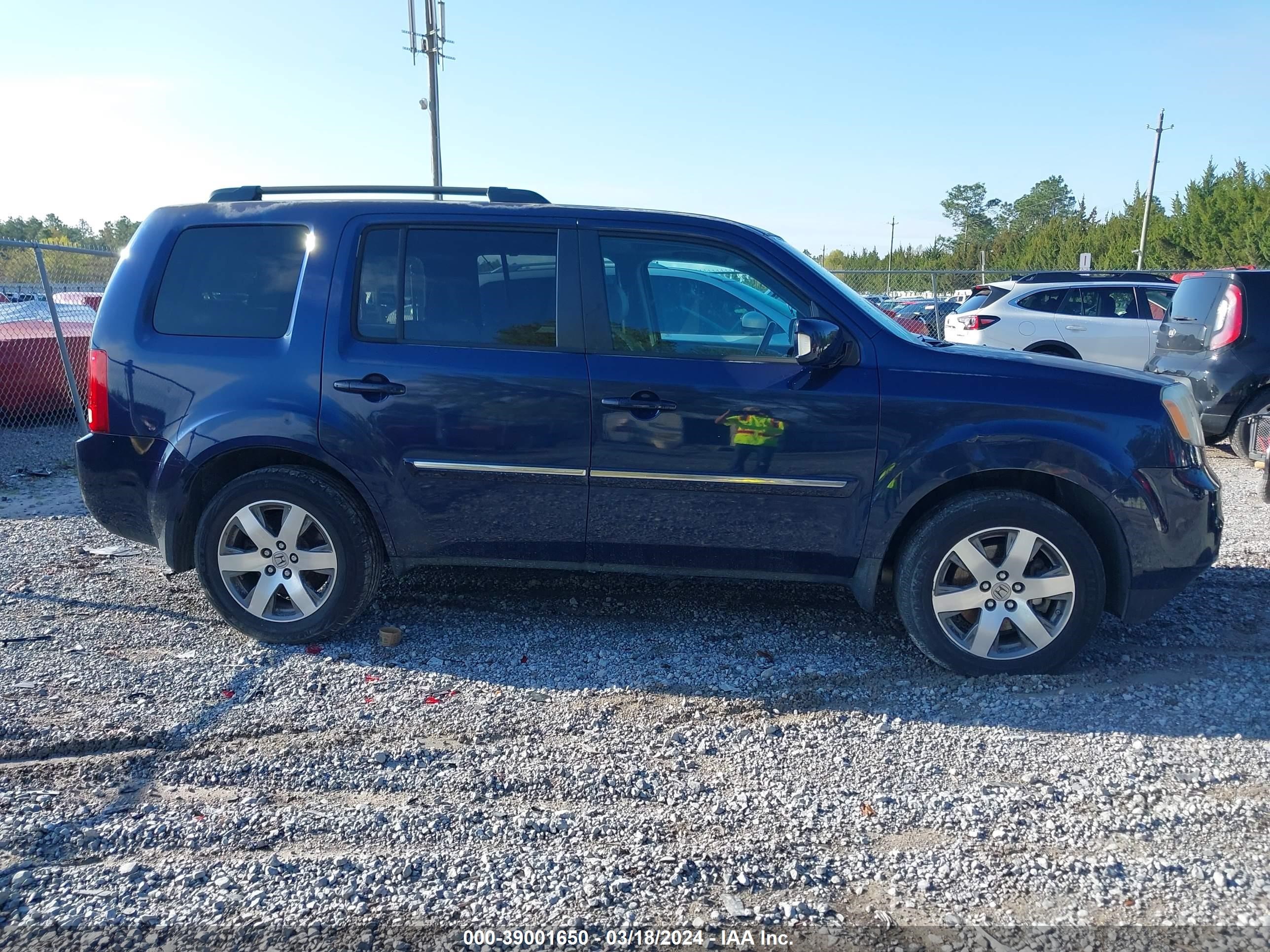 Photo 12 VIN: 5FNYF4H92EB019234 - HONDA PILOT 