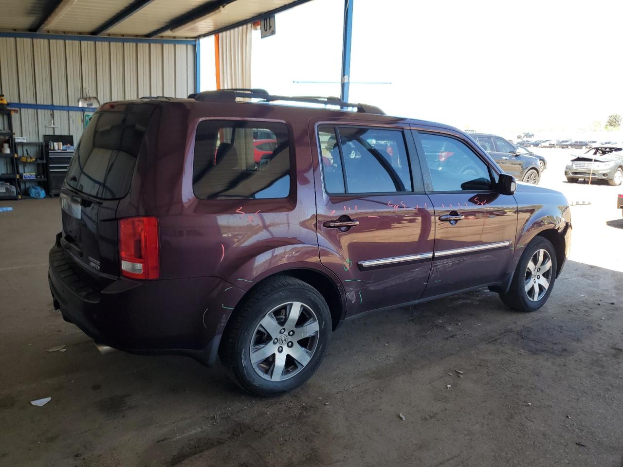 Photo 2 VIN: 5FNYF4H92FB011006 - HONDA PILOT 