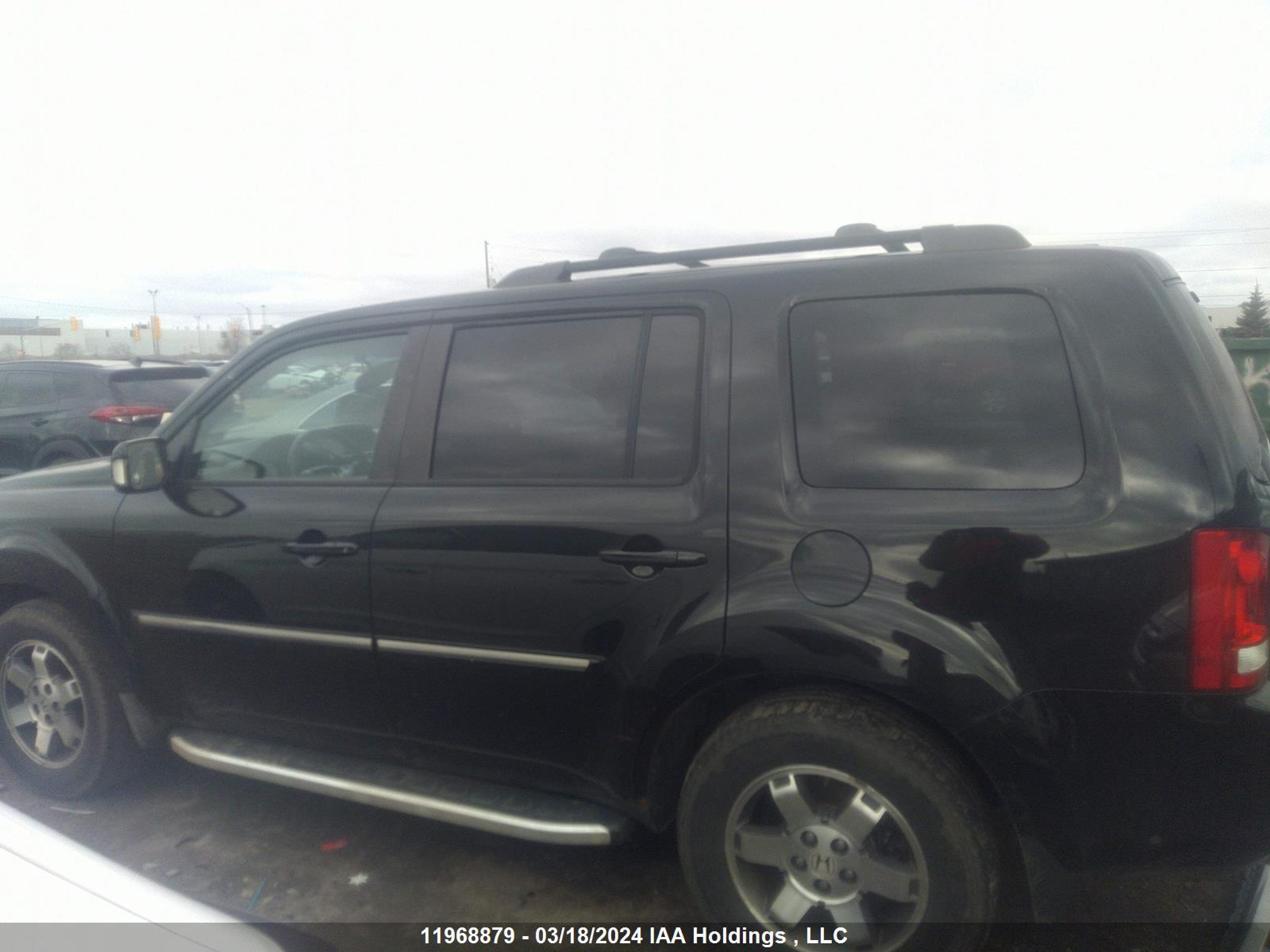 Photo 14 VIN: 5FNYF4H93AB501785 - HONDA PILOT 