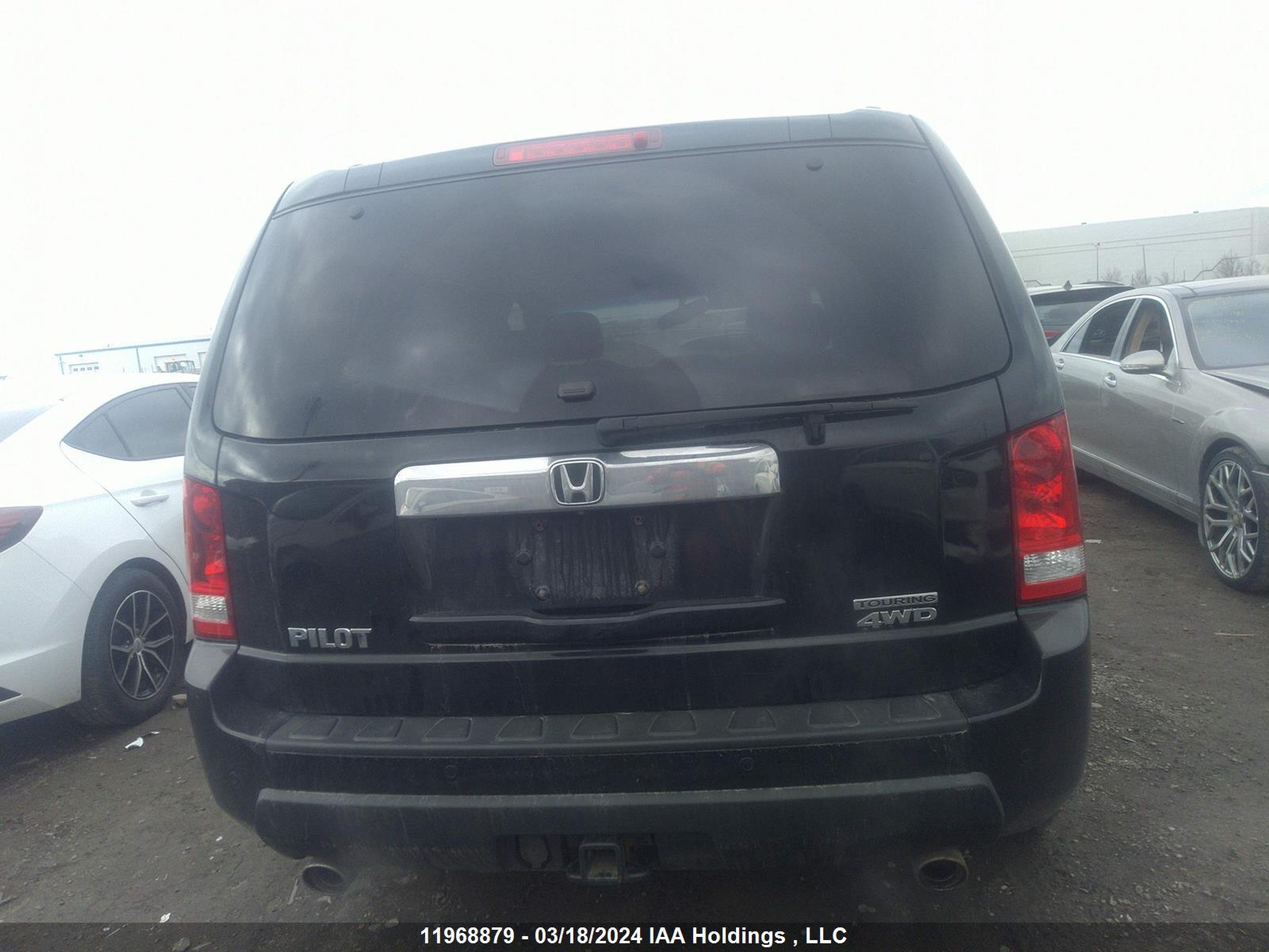 Photo 16 VIN: 5FNYF4H93AB501785 - HONDA PILOT 