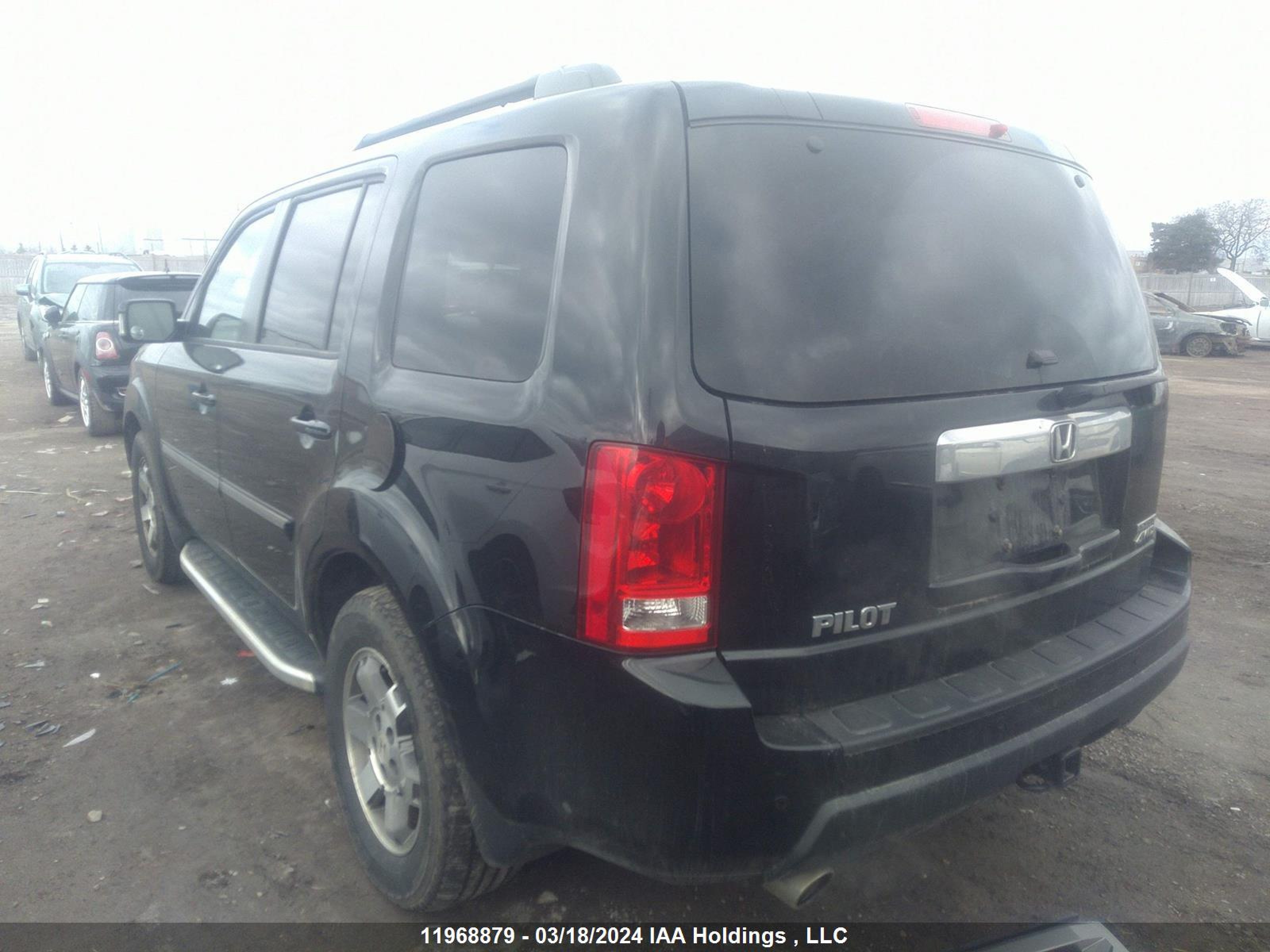 Photo 2 VIN: 5FNYF4H93AB501785 - HONDA PILOT 