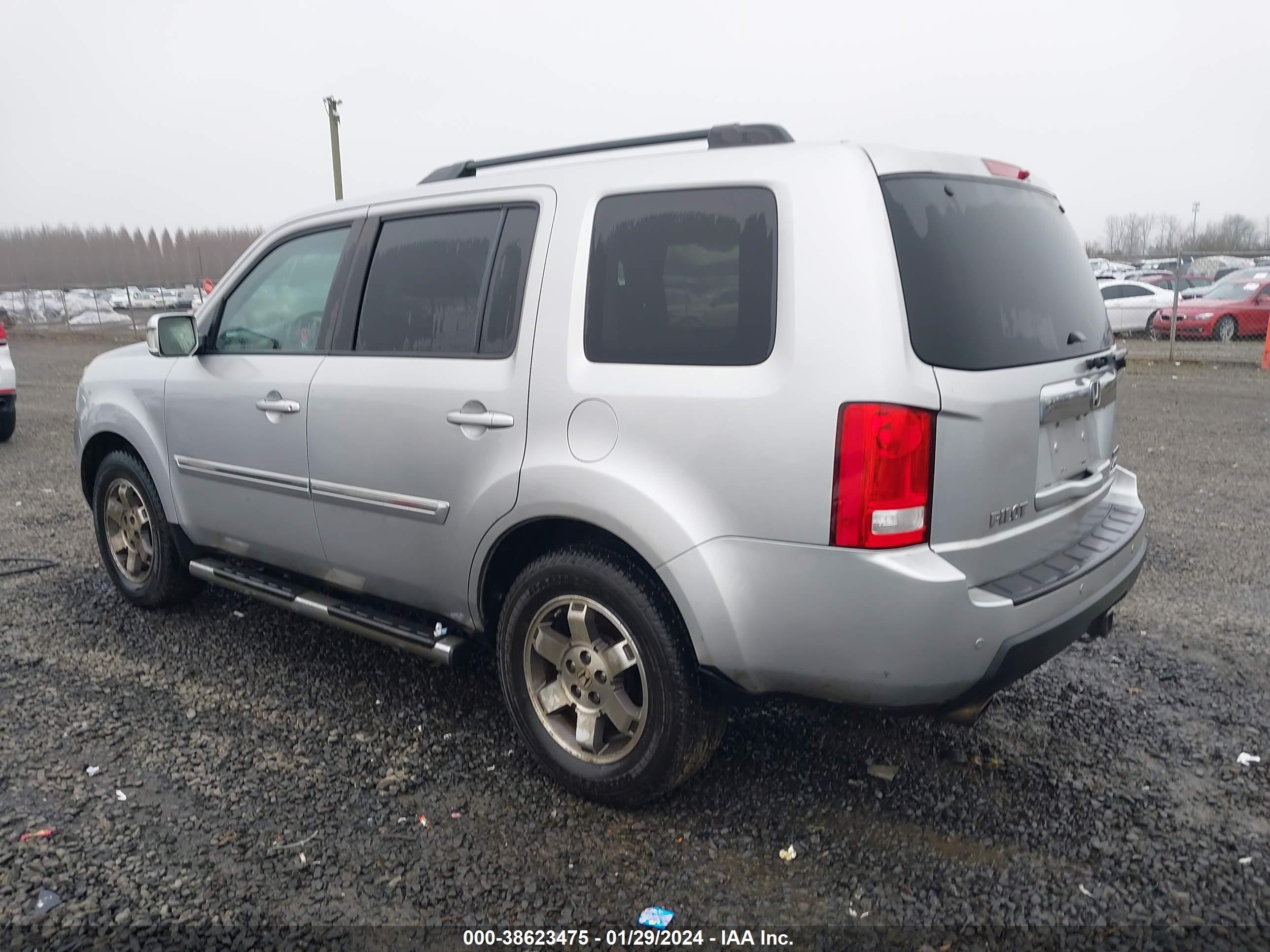 Photo 2 VIN: 5FNYF4H93BB504140 - HONDA PILOT 