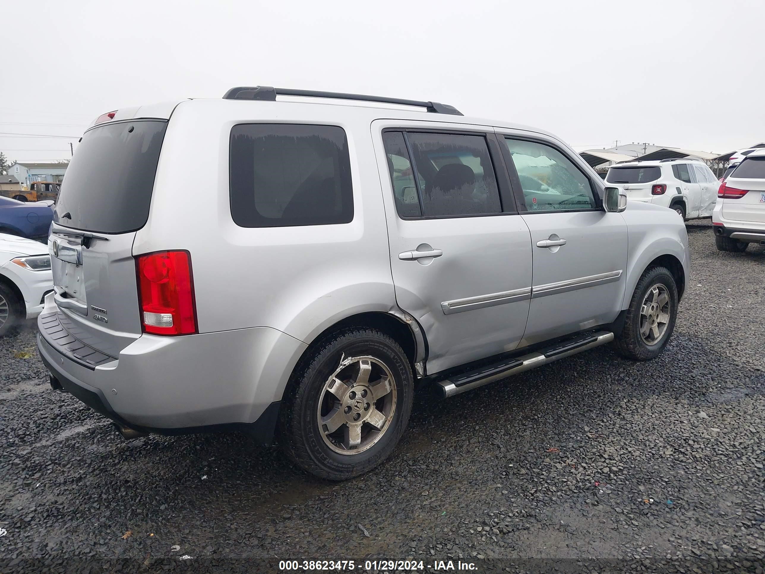 Photo 3 VIN: 5FNYF4H93BB504140 - HONDA PILOT 