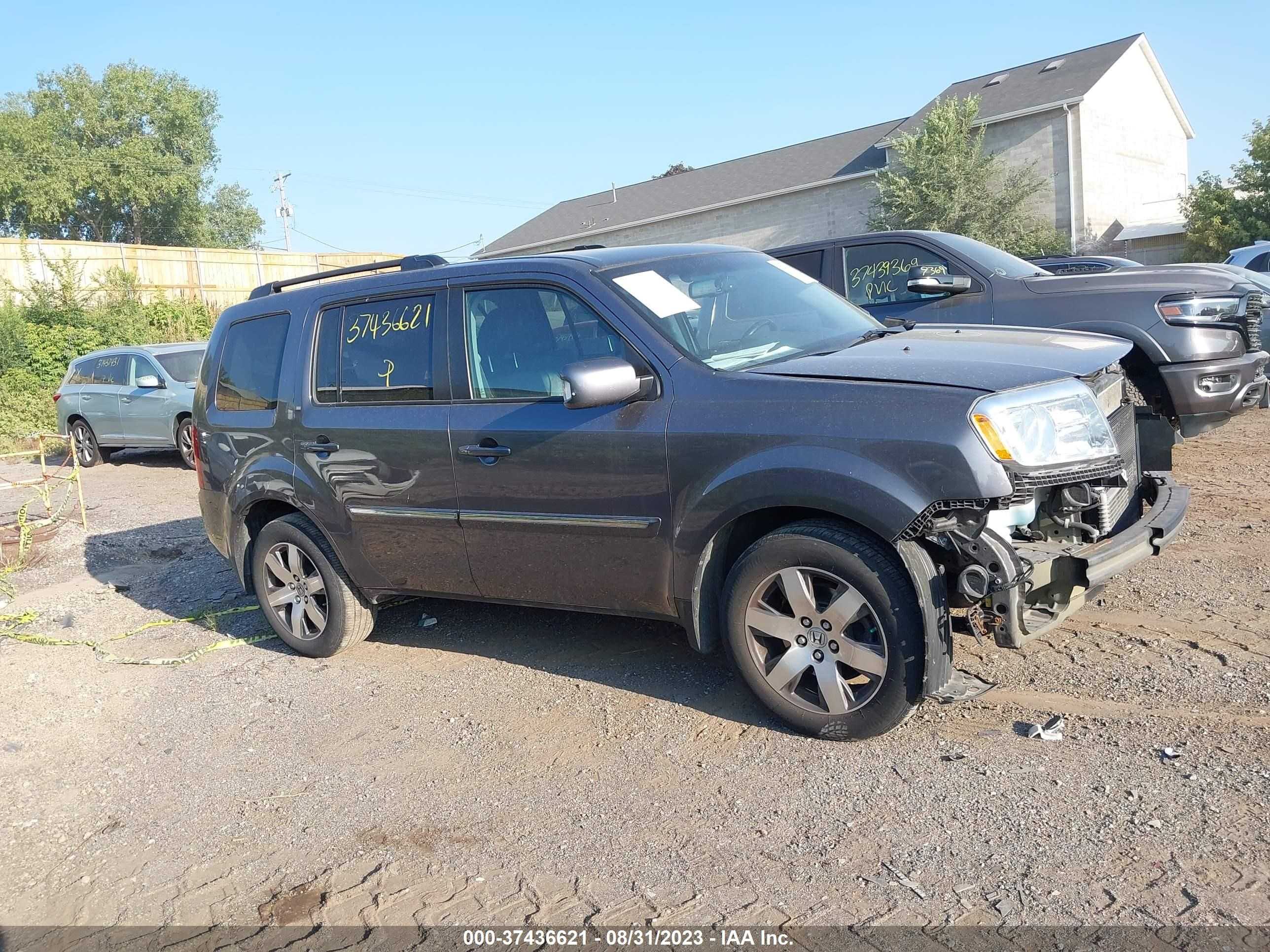 Photo 12 VIN: 5FNYF4H93FB014027 - HONDA PILOT 