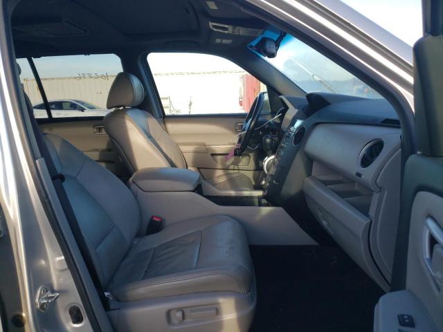 Photo 4 VIN: 5FNYF4H95AB003765 - HONDA PILOT TOUR 