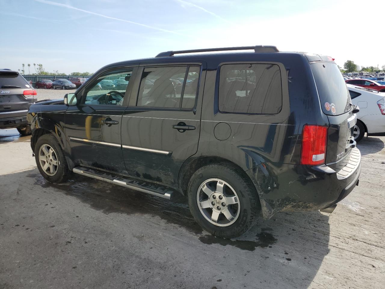 Photo 1 VIN: 5FNYF4H95BB071288 - HONDA PILOT 