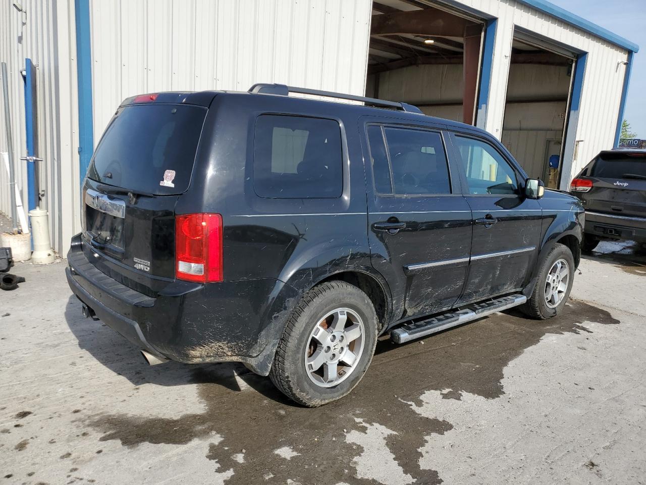 Photo 2 VIN: 5FNYF4H95BB071288 - HONDA PILOT 