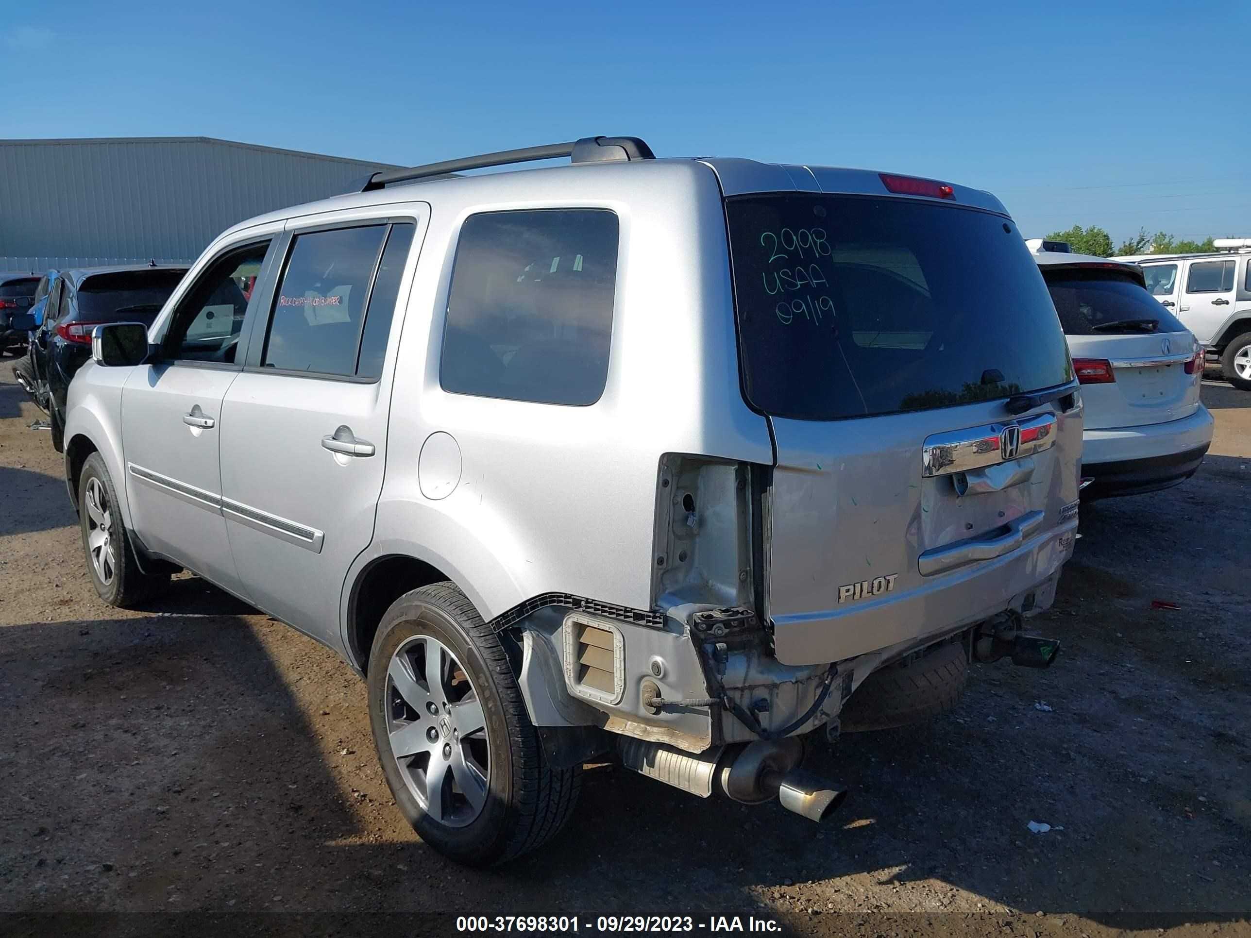 Photo 2 VIN: 5FNYF4H95CB022450 - HONDA PILOT 