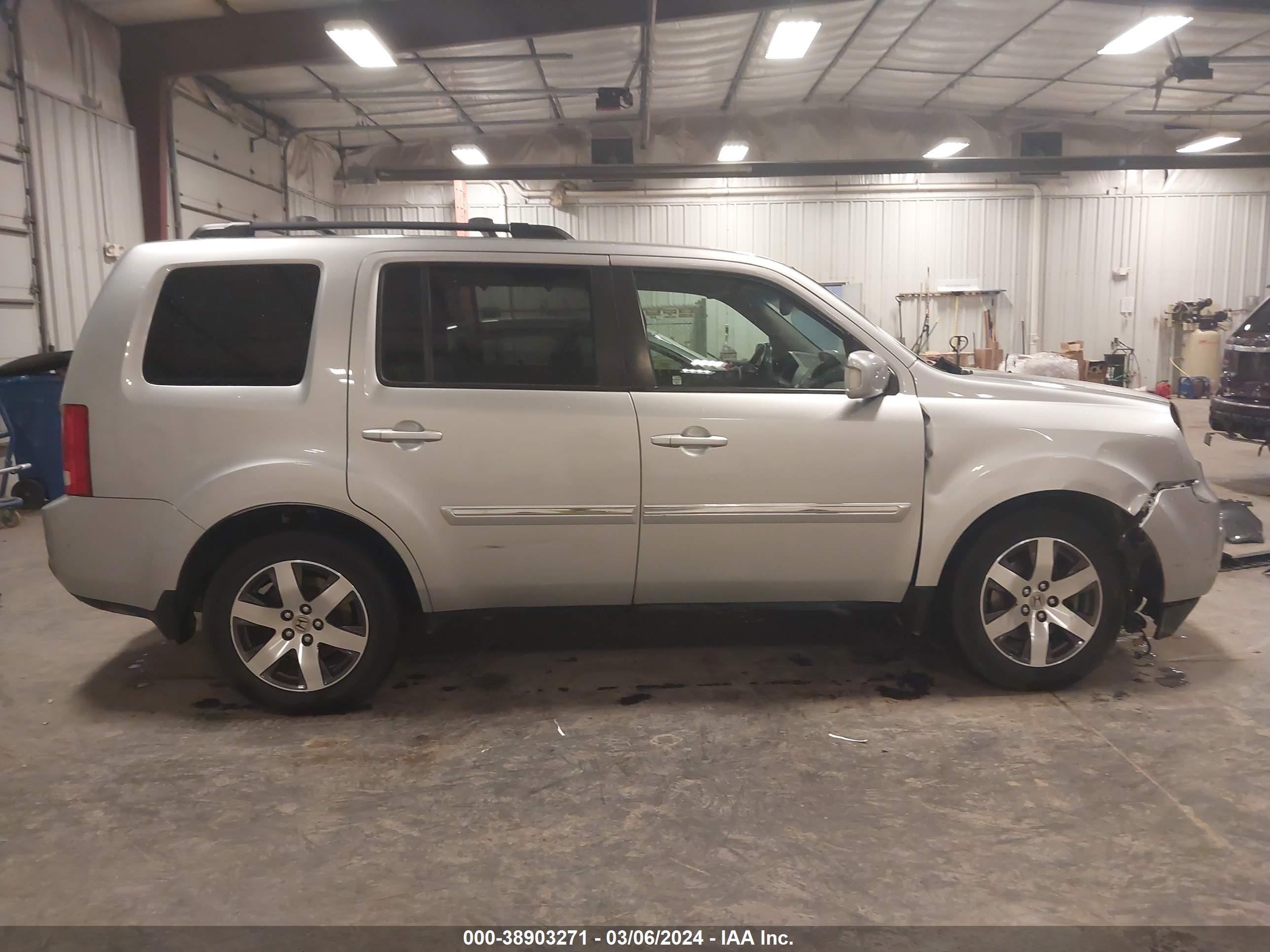 Photo 13 VIN: 5FNYF4H95DB020649 - HONDA PILOT 