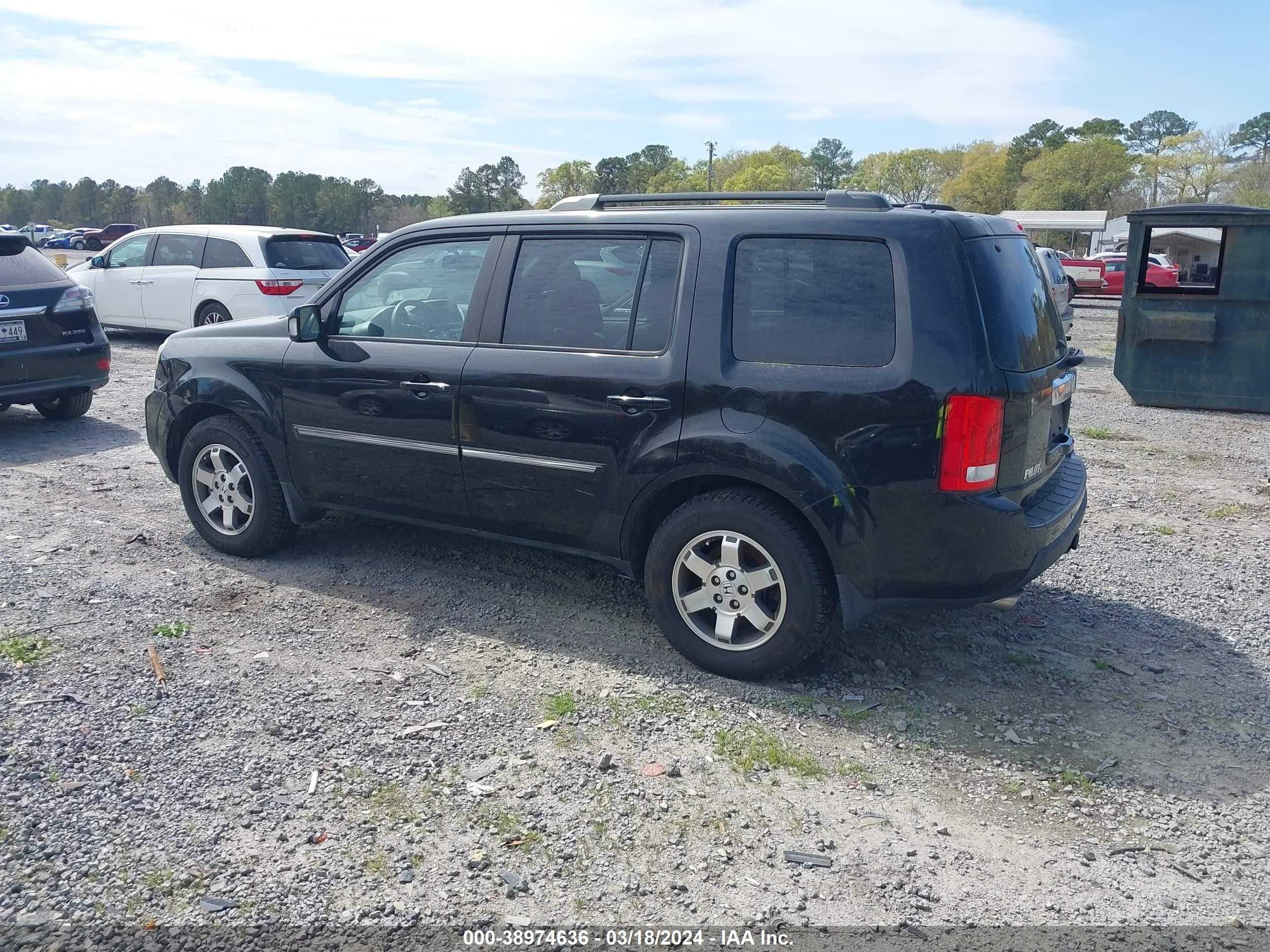 Photo 2 VIN: 5FNYF4H96BB035996 - HONDA PILOT 