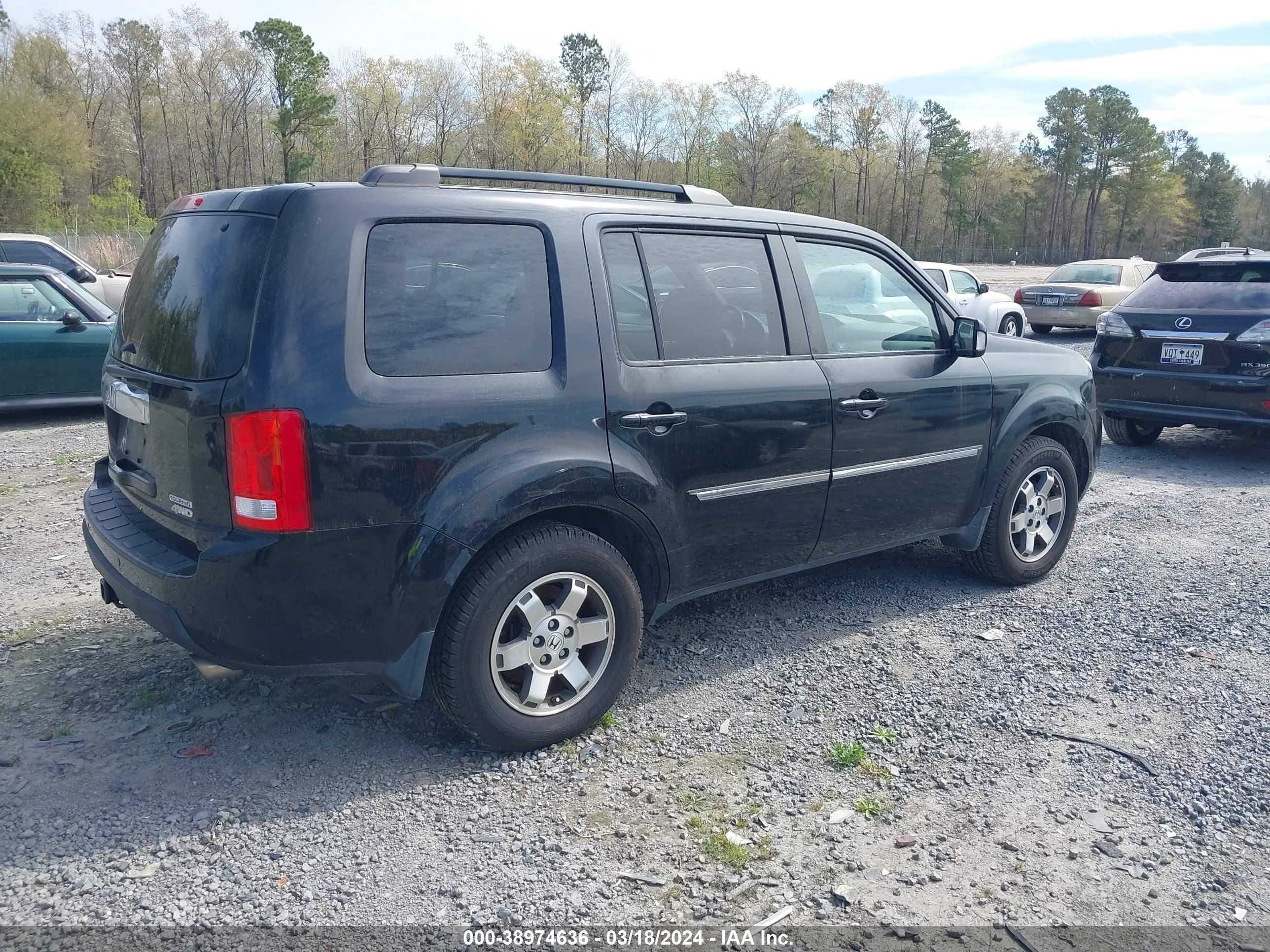 Photo 3 VIN: 5FNYF4H96BB035996 - HONDA PILOT 