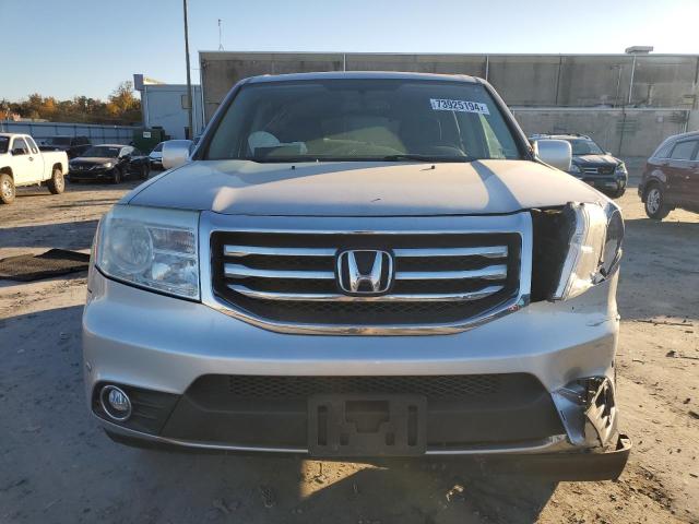 Photo 4 VIN: 5FNYF4H96FB016211 - HONDA PILOT TOUR 