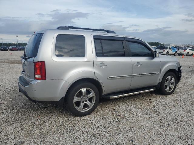 Photo 2 VIN: 5FNYF4H97BB100595 - HONDA PILOT TOUR 