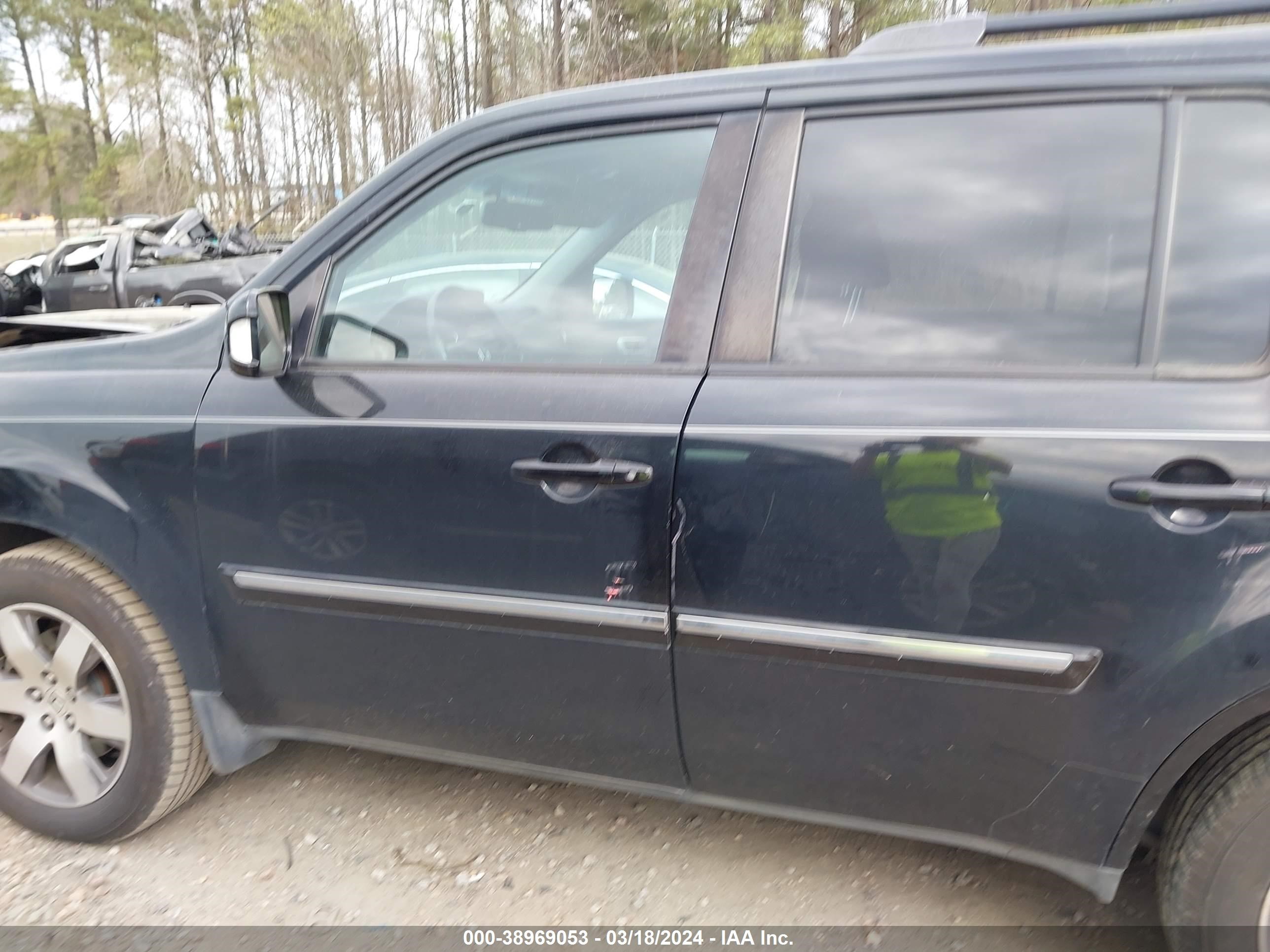 Photo 13 VIN: 5FNYF4H97FB073856 - HONDA PILOT 