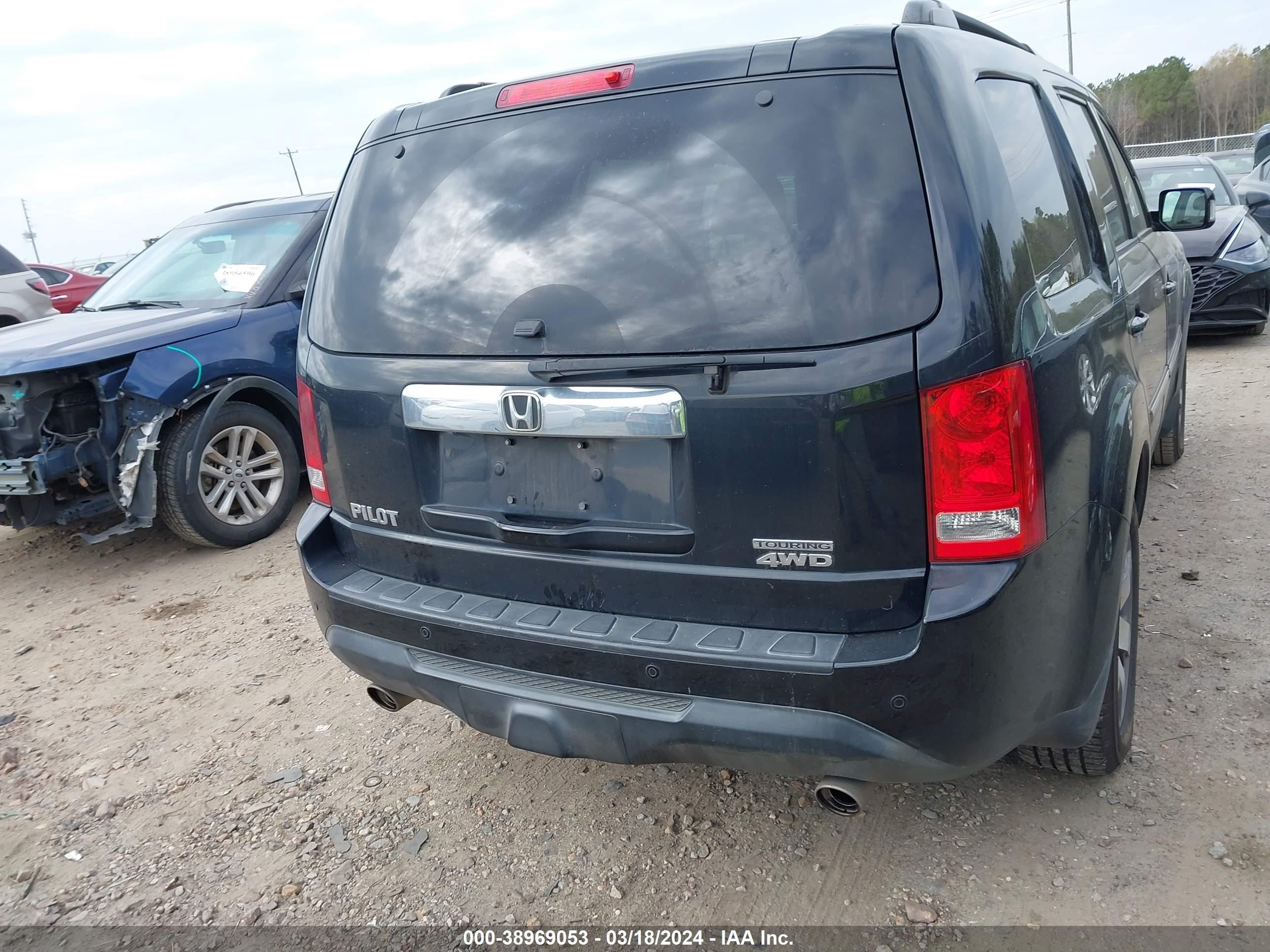 Photo 15 VIN: 5FNYF4H97FB073856 - HONDA PILOT 