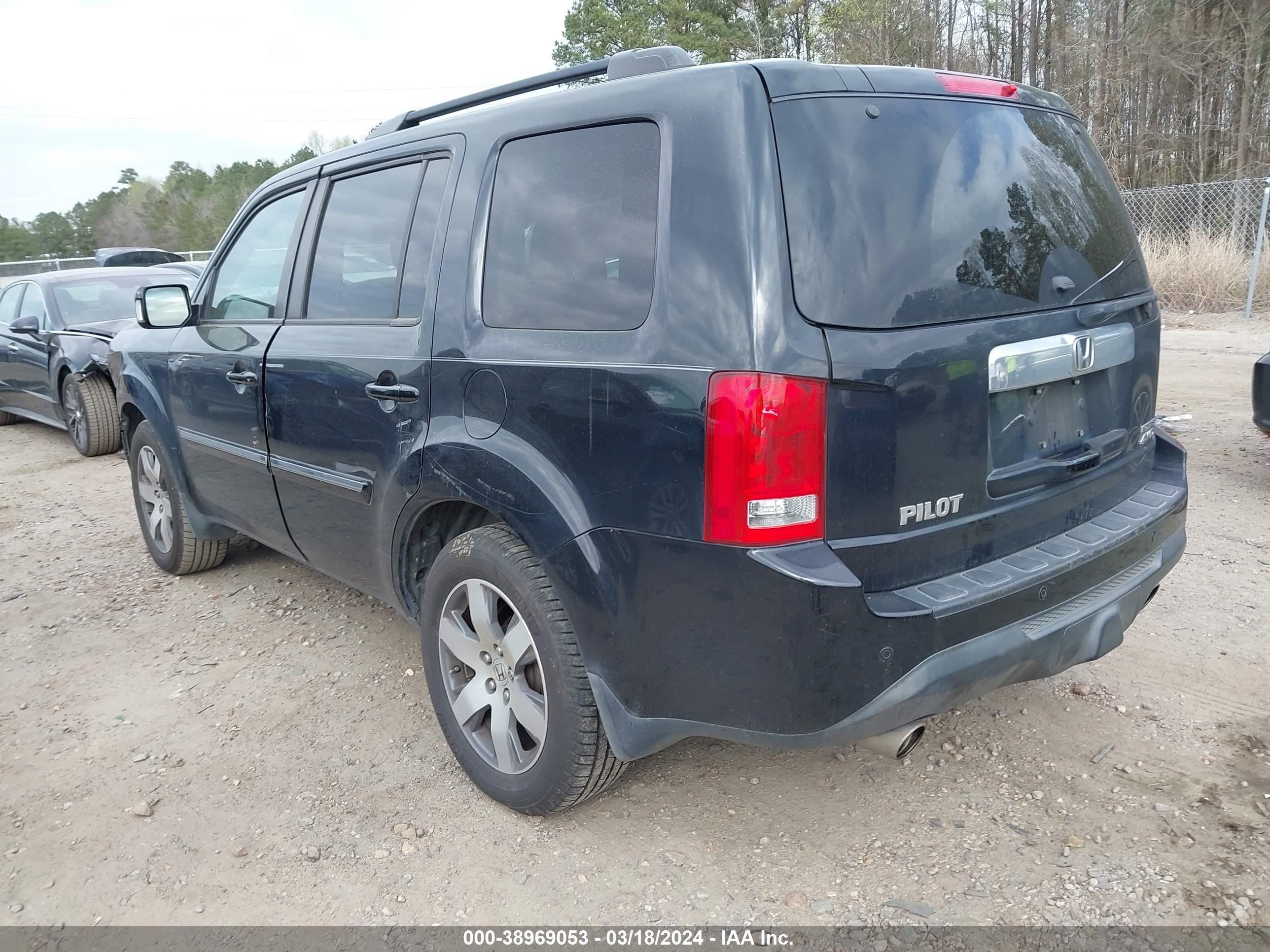 Photo 2 VIN: 5FNYF4H97FB073856 - HONDA PILOT 