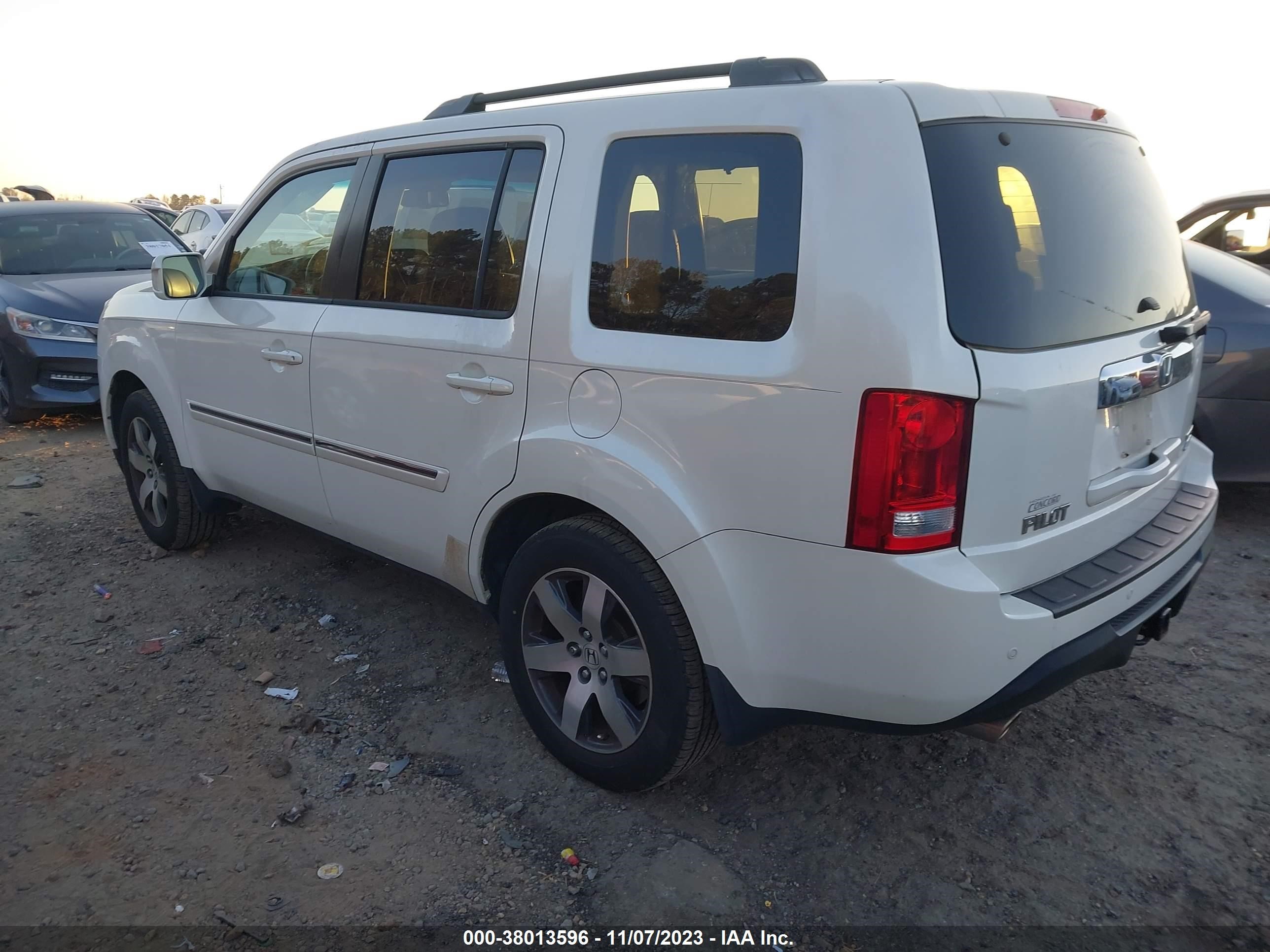 Photo 2 VIN: 5FNYF4H98CB084845 - HONDA PILOT 