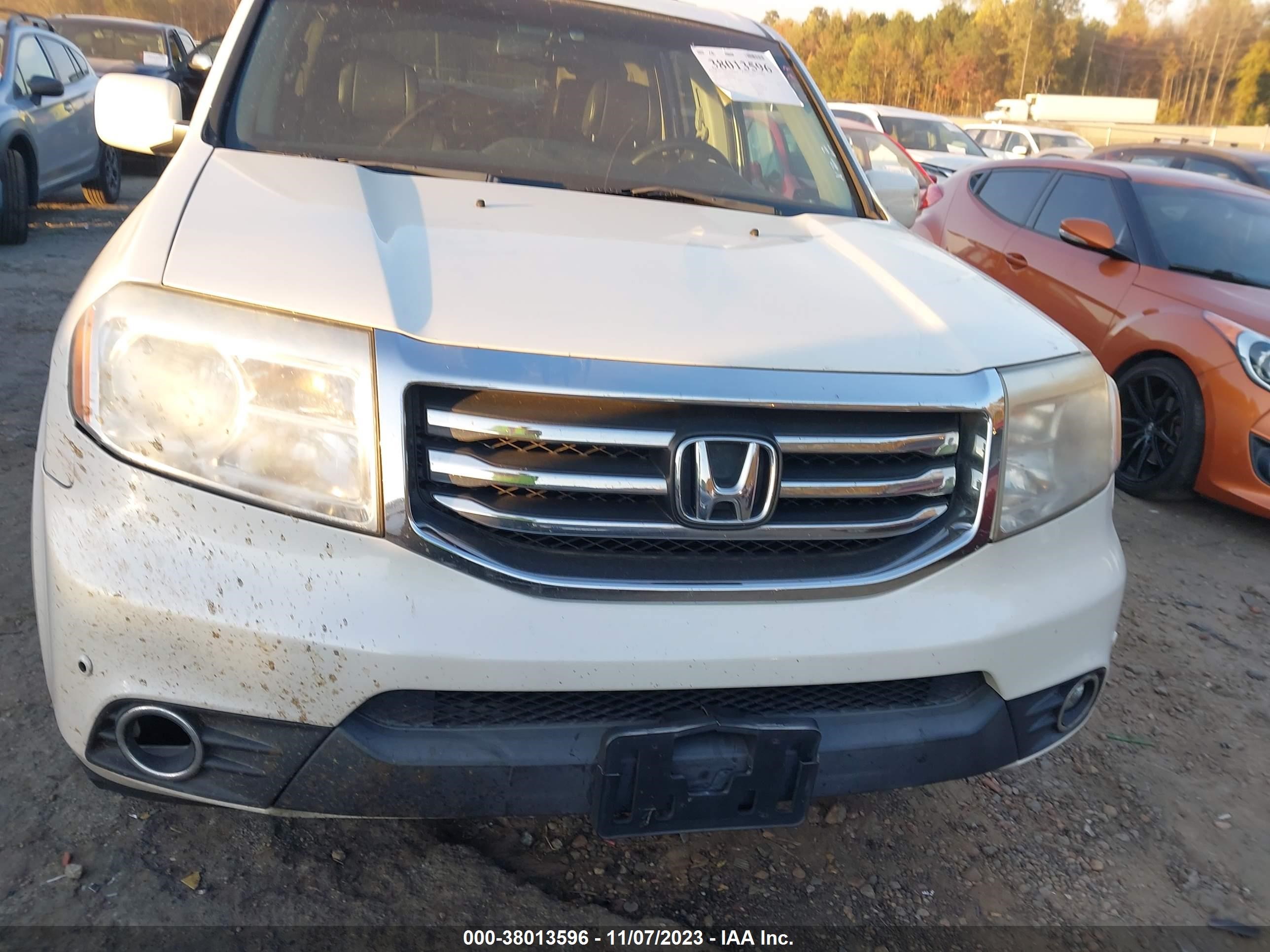 Photo 5 VIN: 5FNYF4H98CB084845 - HONDA PILOT 