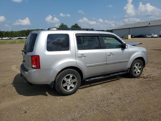 Photo 2 VIN: 5FNYF4H99BB100579 - HONDA PILOT TOUR 