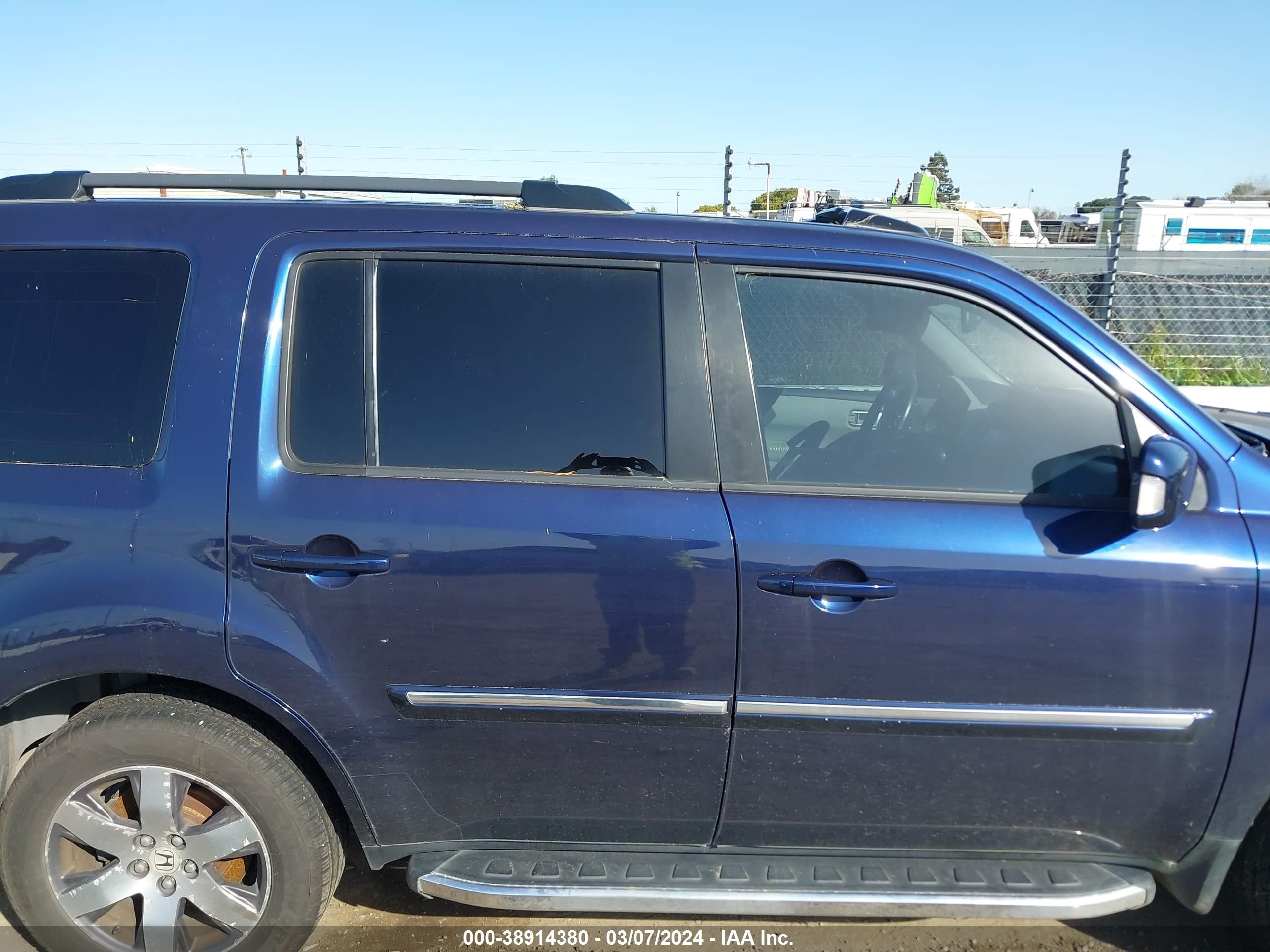 Photo 12 VIN: 5FNYF4H99DB007838 - HONDA PILOT 