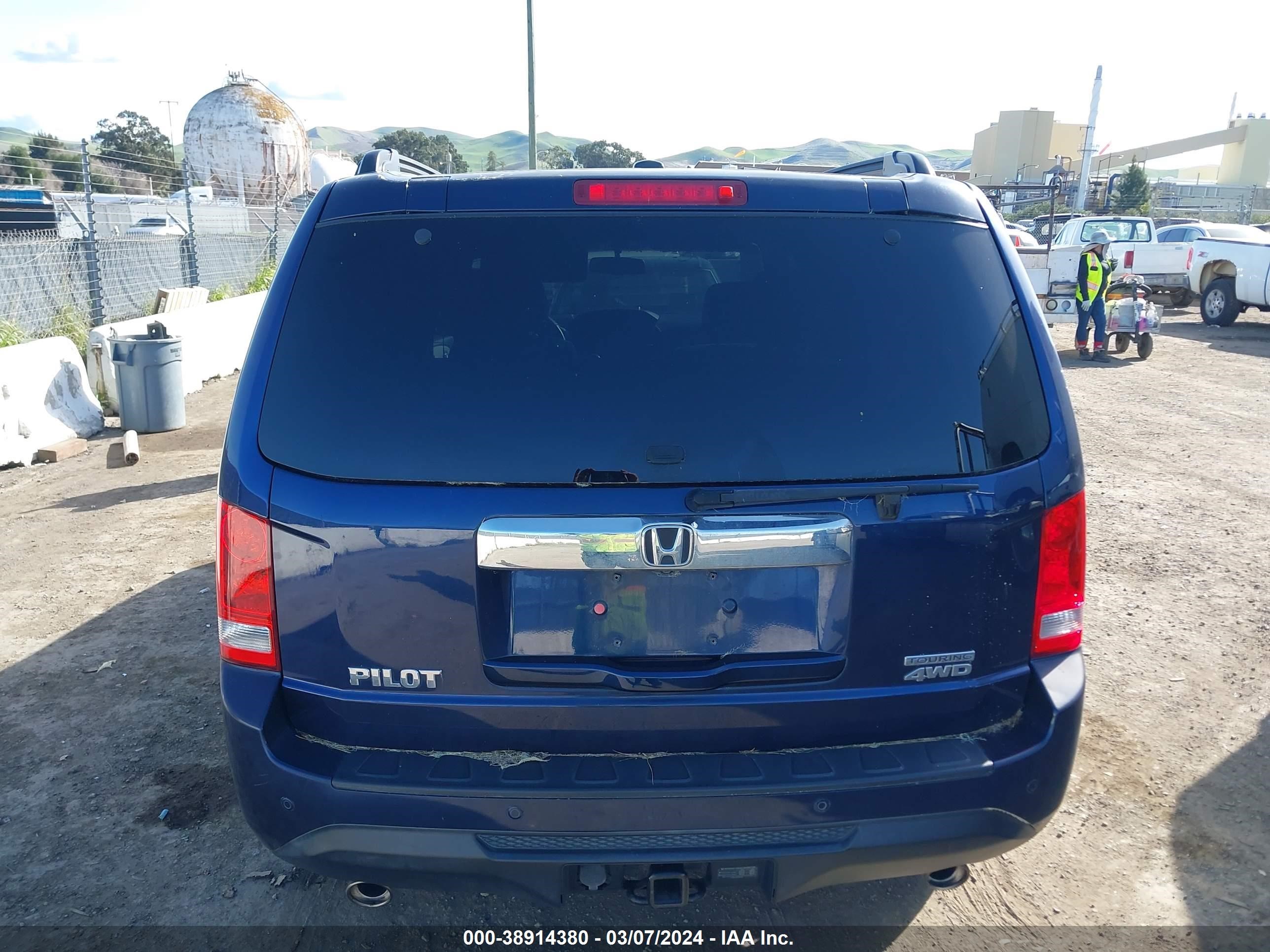 Photo 15 VIN: 5FNYF4H99DB007838 - HONDA PILOT 