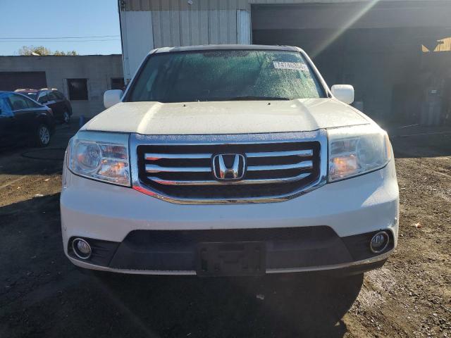 Photo 4 VIN: 5FNYF4H99FB040650 - HONDA PILOT TOUR 