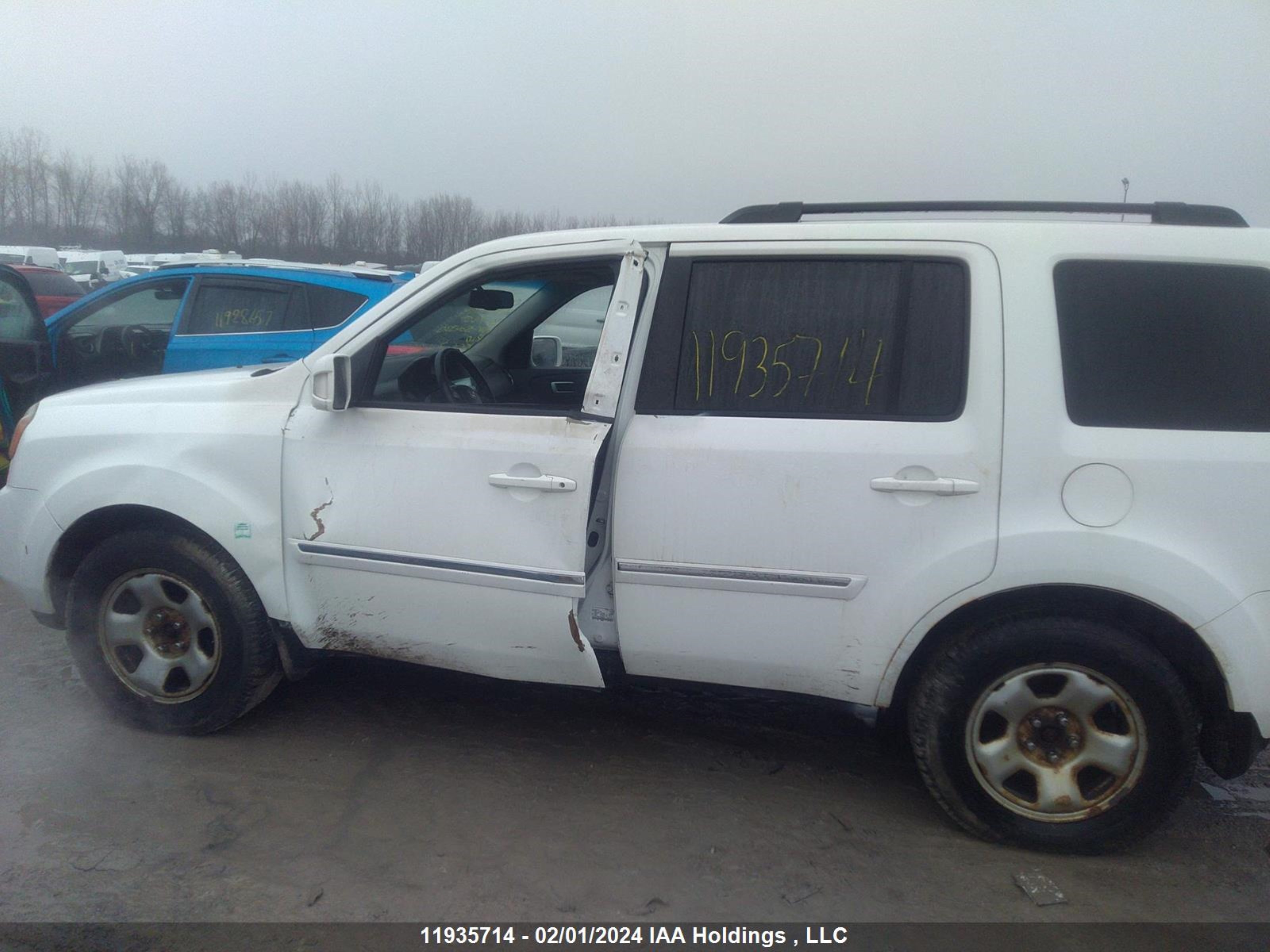 Photo 5 VIN: 5FNYF4H9XAB504330 - HONDA PILOT 