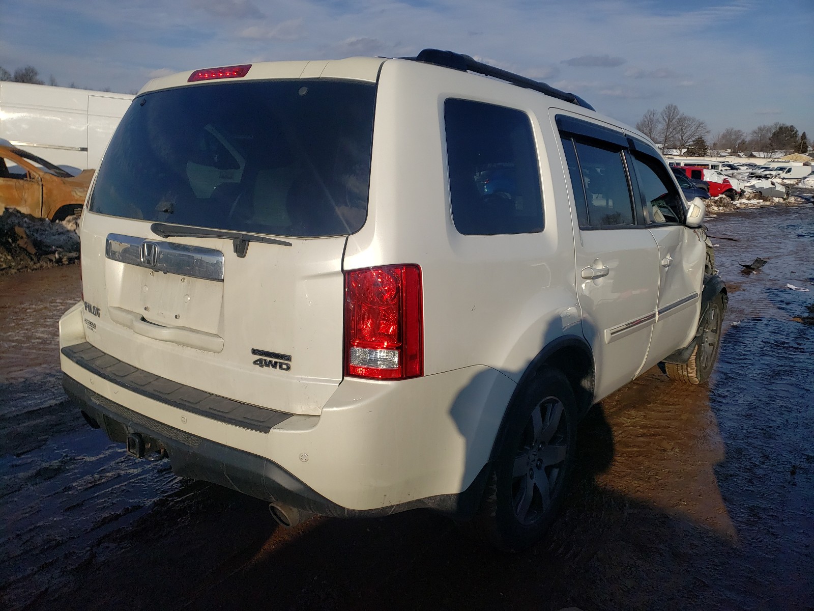 Photo 3 VIN: 5FNYF4H9XCB035503 - HONDA PILOT TOUR 