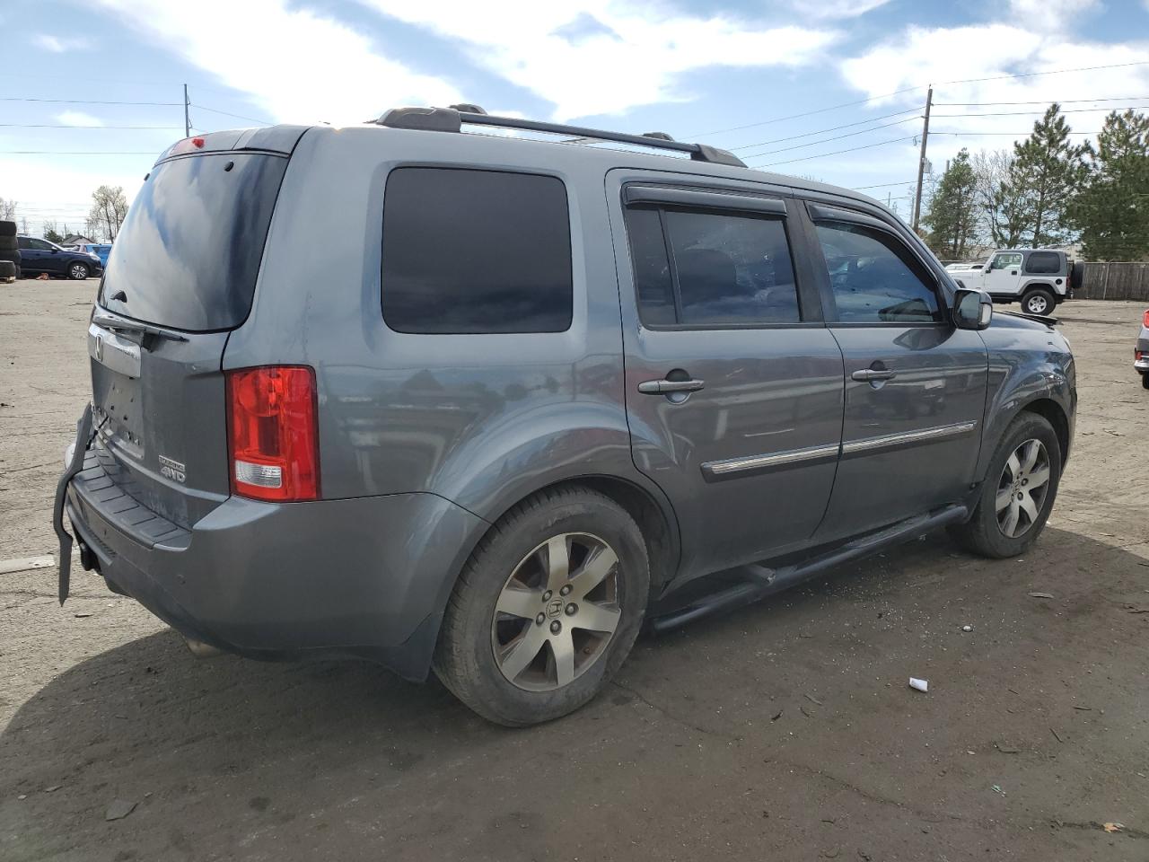 Photo 2 VIN: 5FNYF4H9XDB033901 - HONDA PILOT 