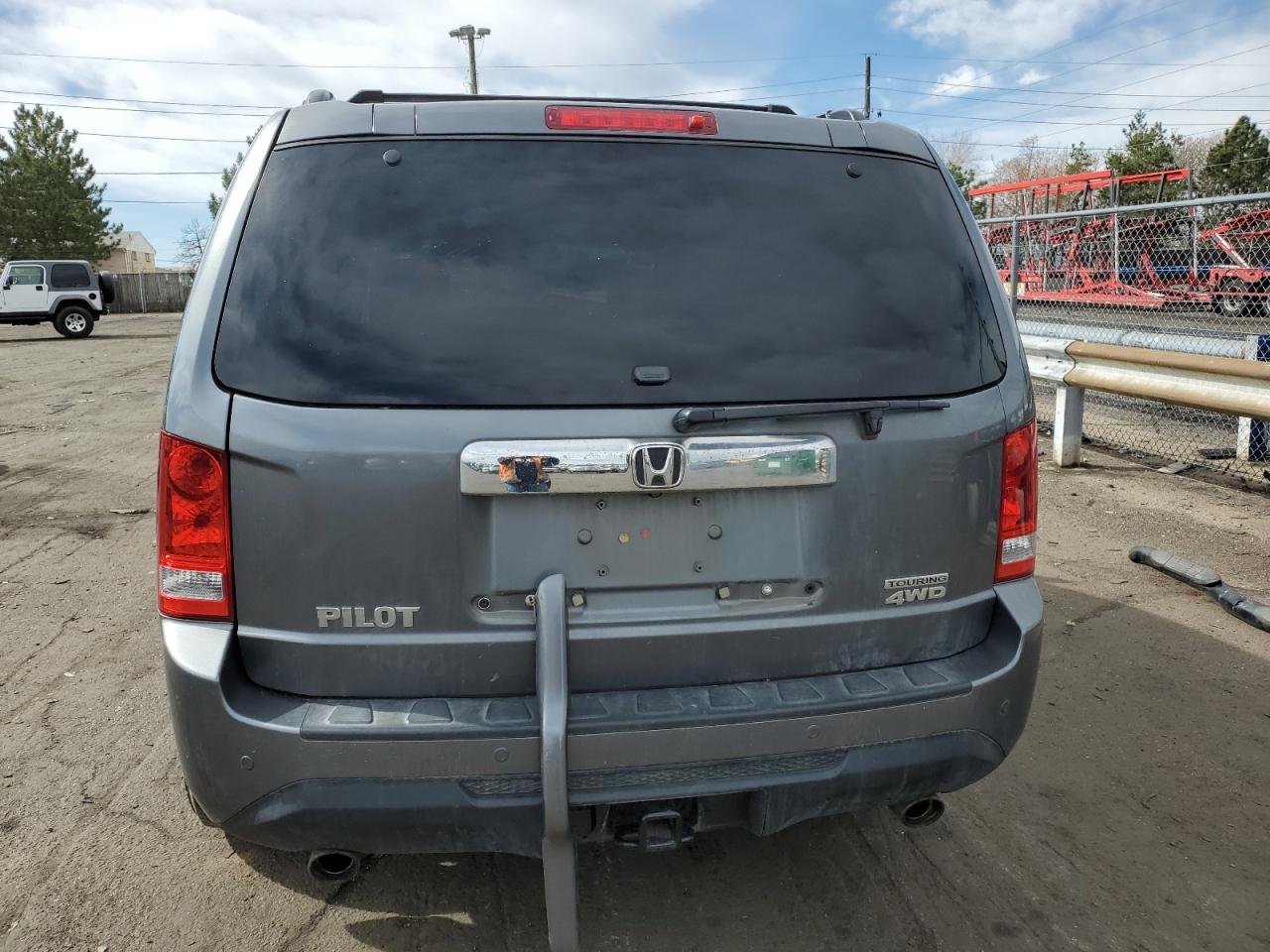 Photo 5 VIN: 5FNYF4H9XDB033901 - HONDA PILOT 