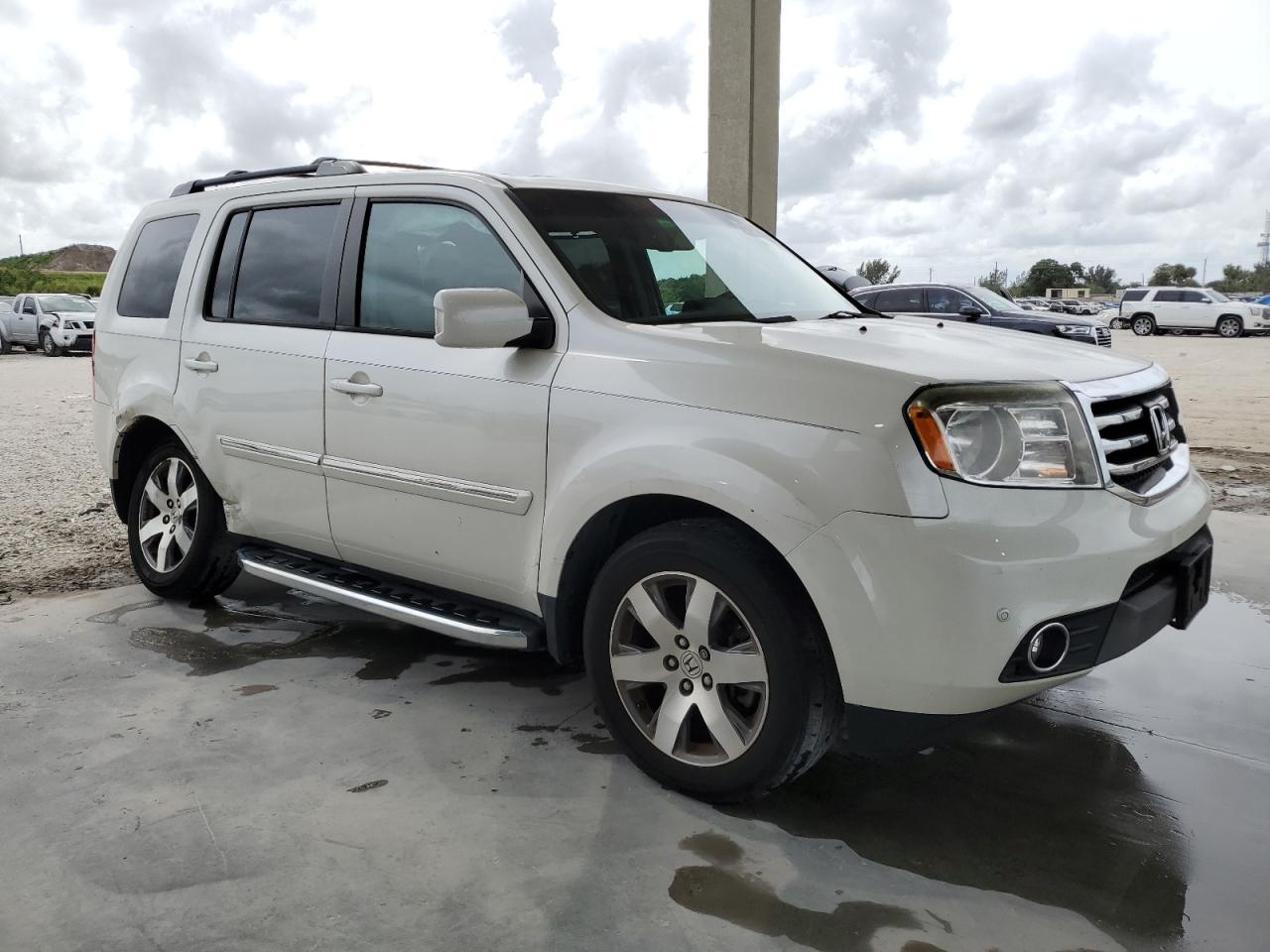 Photo 3 VIN: 5FNYF4H9XEB042017 - HONDA PILOT 