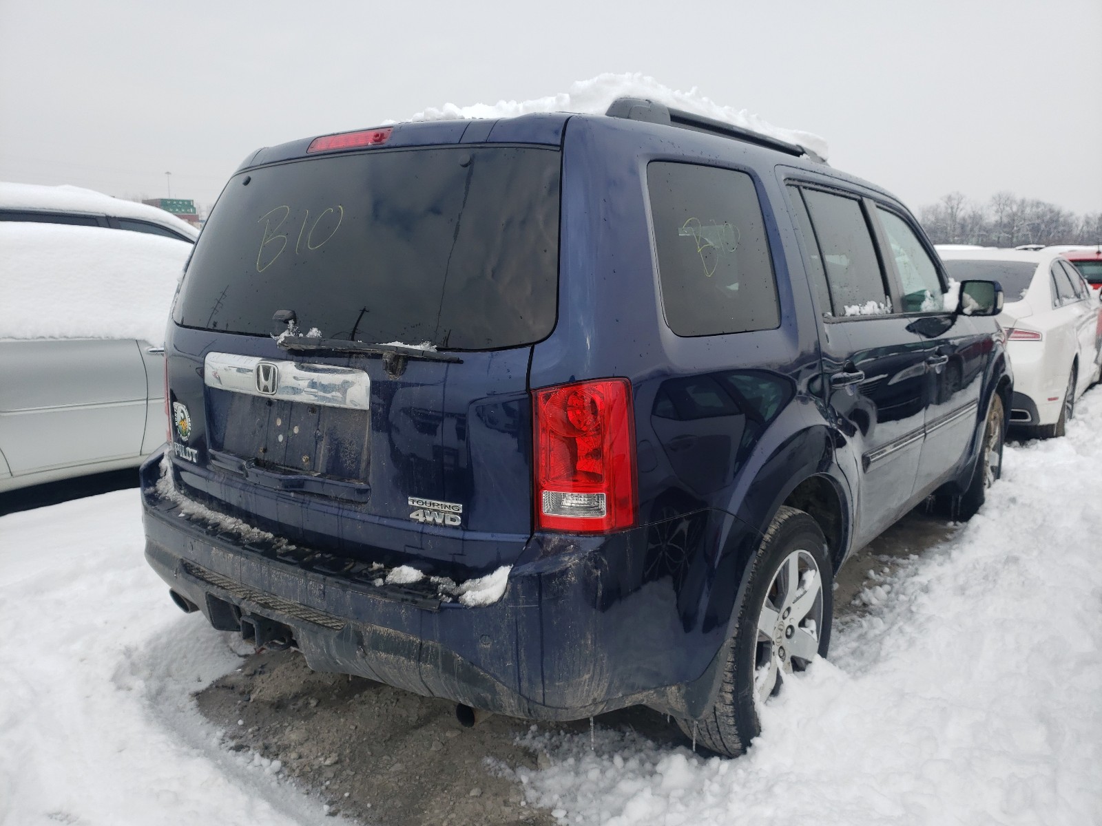 Photo 3 VIN: 5FNYF4H9XEB043281 - HONDA PILOT TOUR 