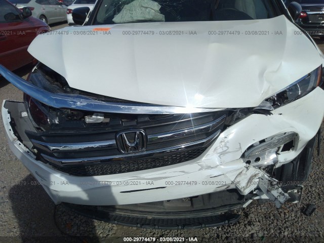 Photo 5 VIN: 5FNYF5H19JB031729 - HONDA PILOT 