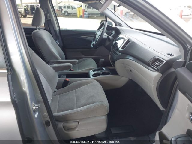 Photo 4 VIN: 5FNYF5H32HB035570 - HONDA PILOT 