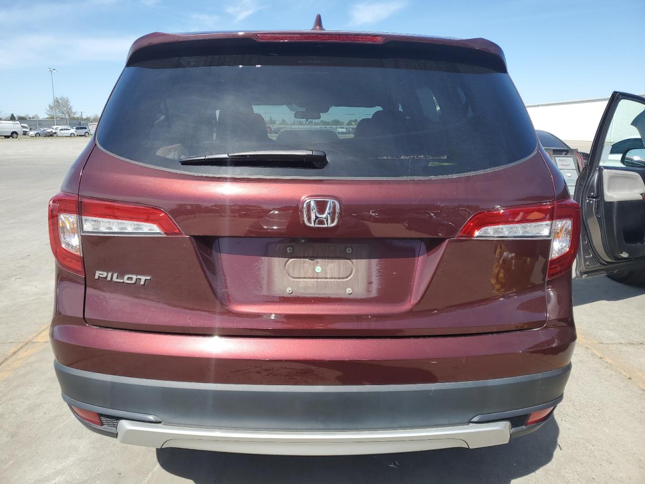 Photo 5 VIN: 5FNYF5H39MB025371 - HONDA PILOT 