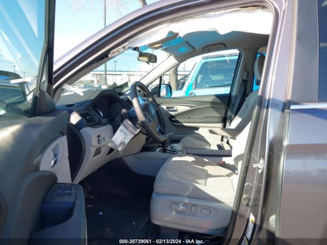 Photo 4 VIN: 5FNYF5H3XGB038277 - HONDA PILOT 