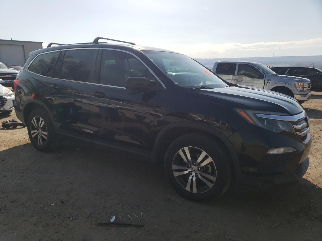 Photo 3 VIN: 5FNYF5H3XHB017897 - HONDA PILOT 