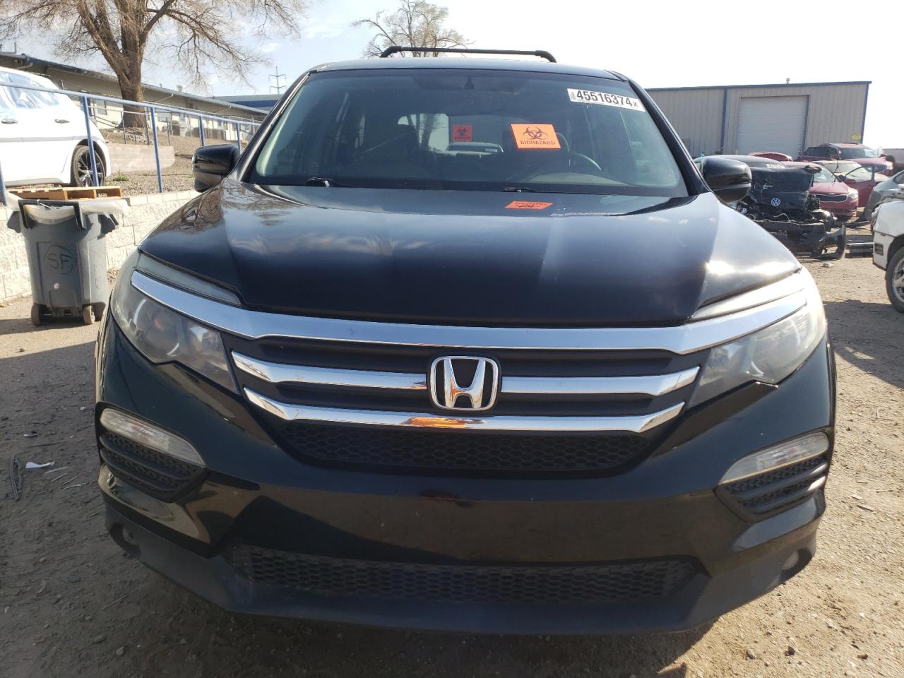 Photo 4 VIN: 5FNYF5H3XHB017897 - HONDA PILOT 