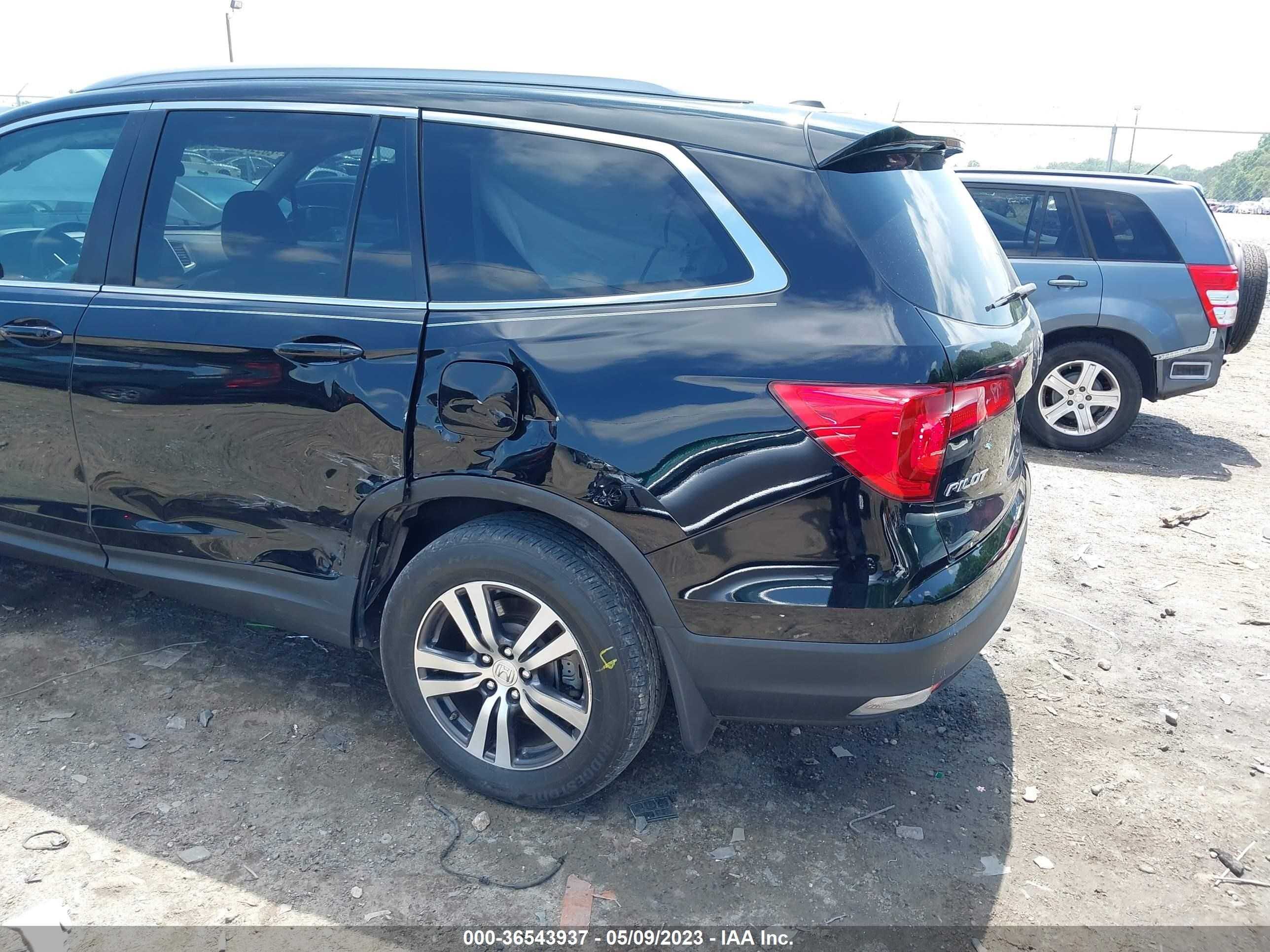 Photo 5 VIN: 5FNYF5H3XHB044033 - HONDA PILOT 