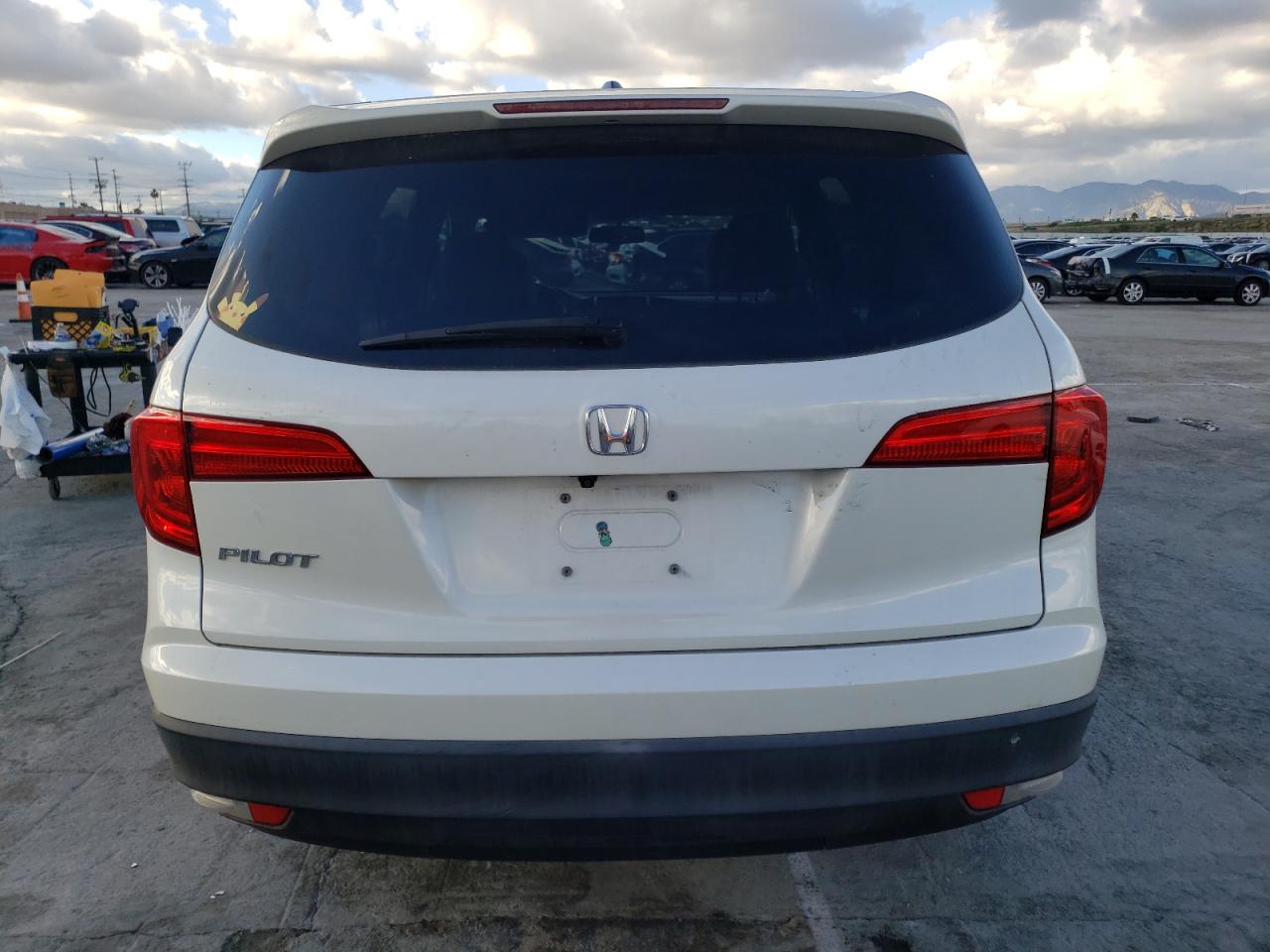 Photo 5 VIN: 5FNYF5H50HB010278 - HONDA PILOT 