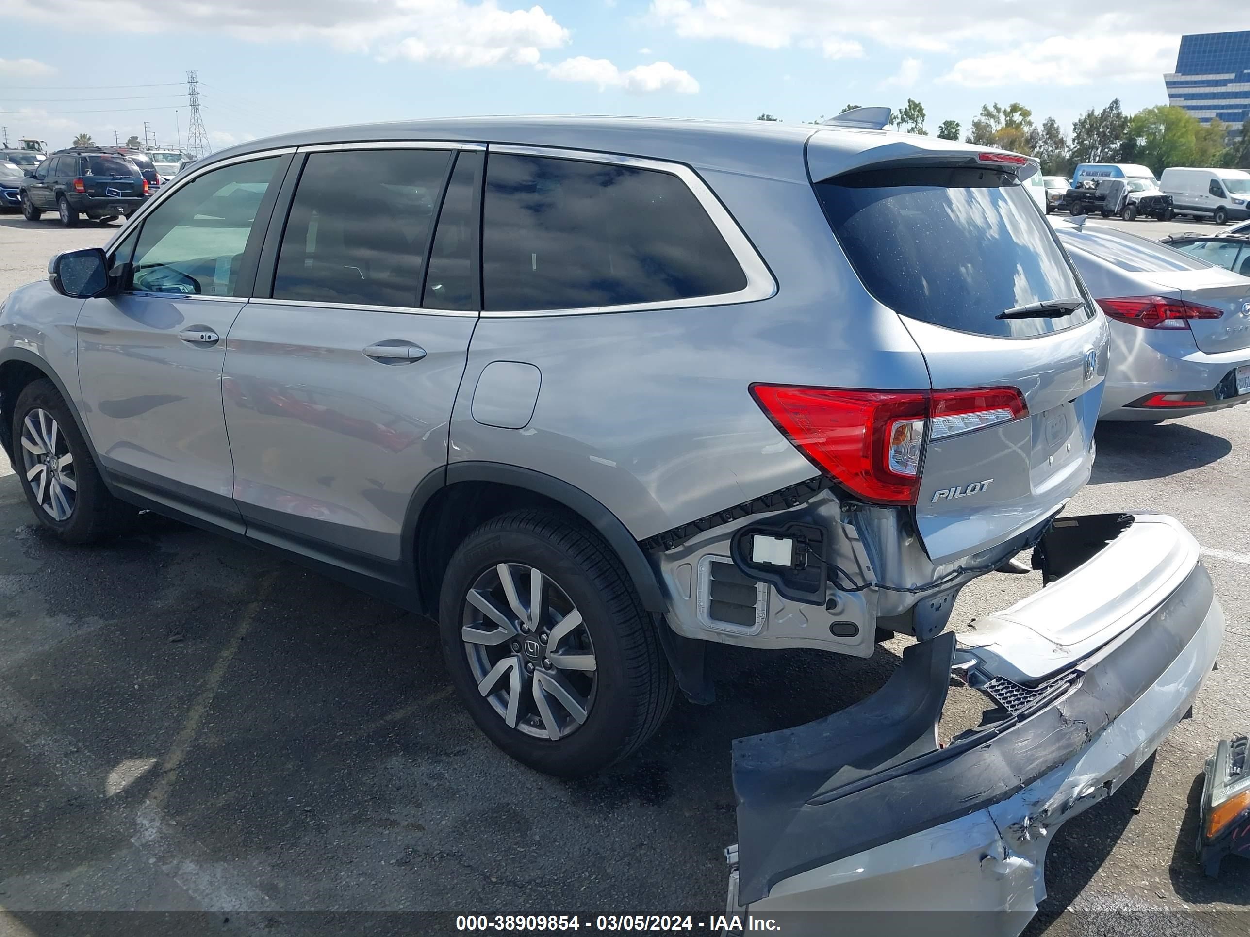 Photo 2 VIN: 5FNYF5H50LB010399 - HONDA PILOT 