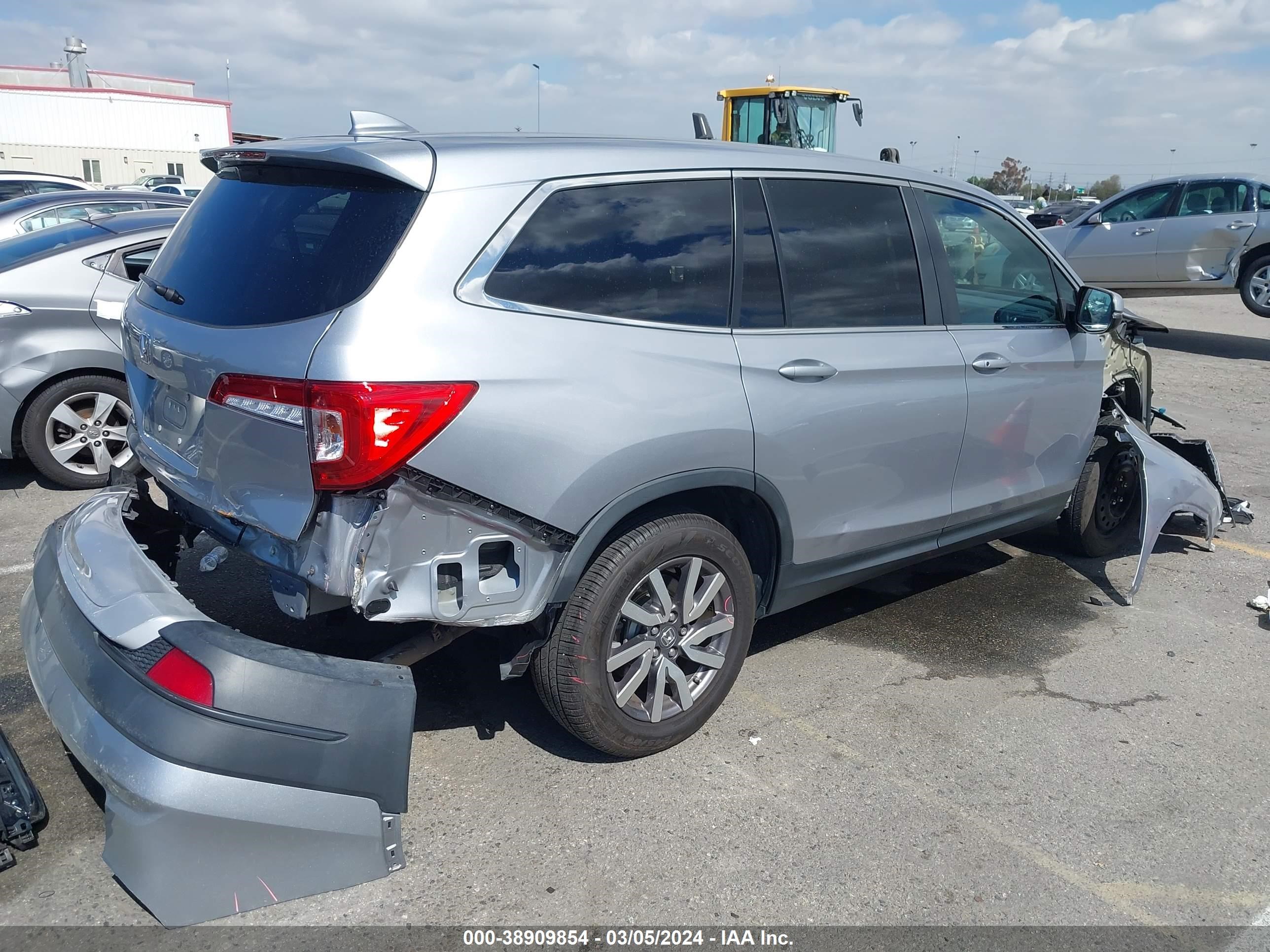 Photo 3 VIN: 5FNYF5H50LB010399 - HONDA PILOT 