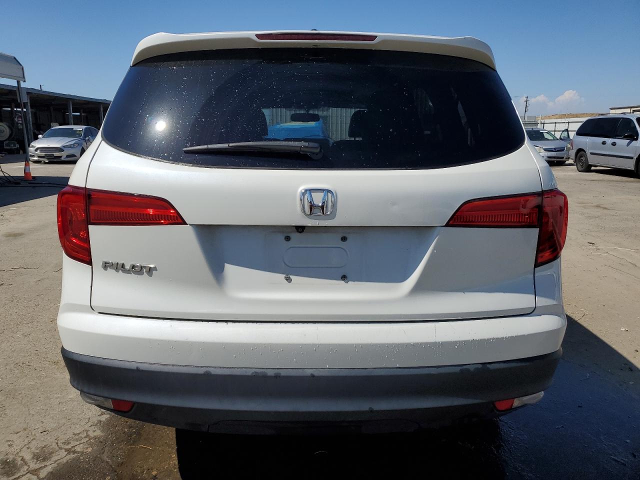 Photo 5 VIN: 5FNYF5H52JB030120 - HONDA PILOT 