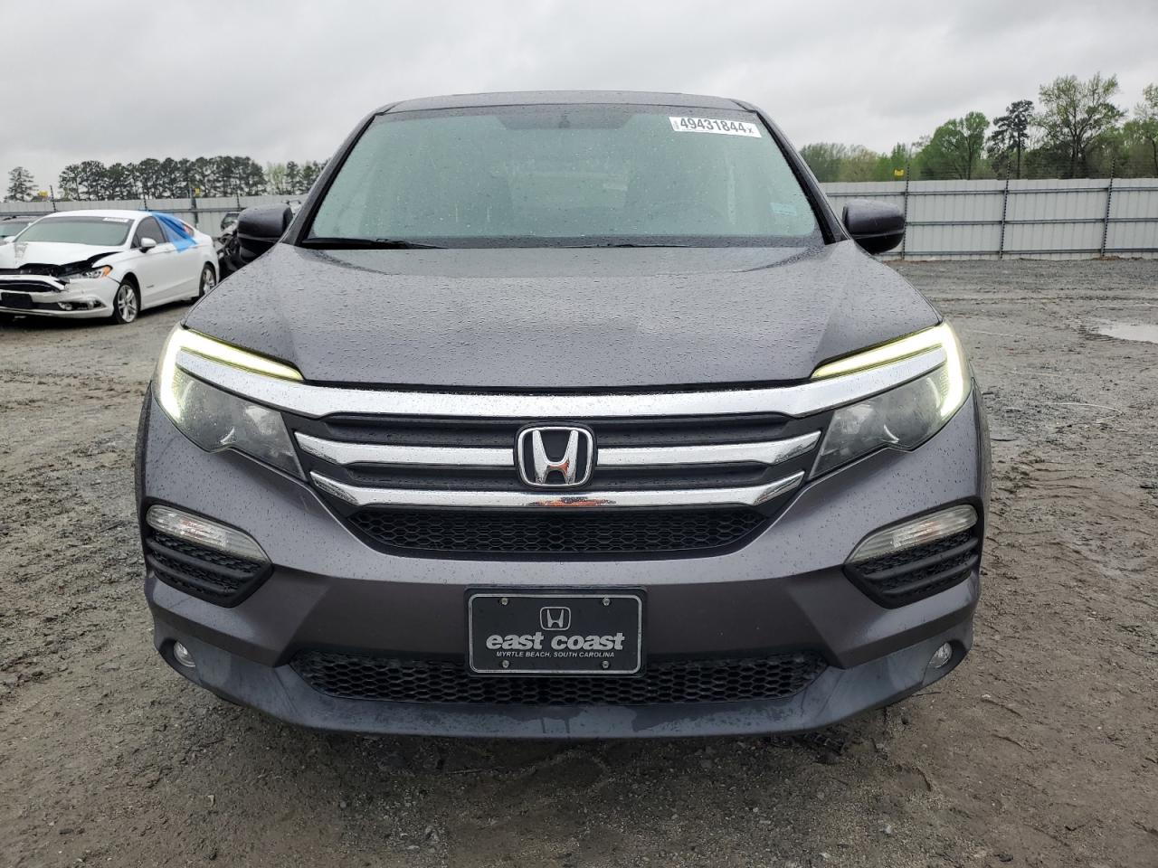 Photo 4 VIN: 5FNYF5H55HB002743 - HONDA PILOT 