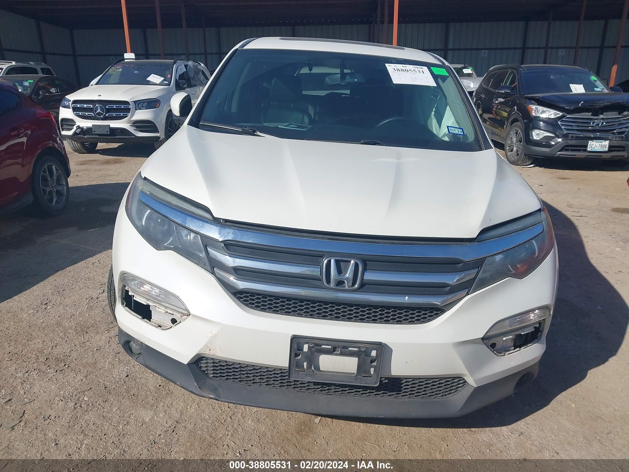 Photo 11 VIN: 5FNYF5H56HB036237 - HONDA PILOT 