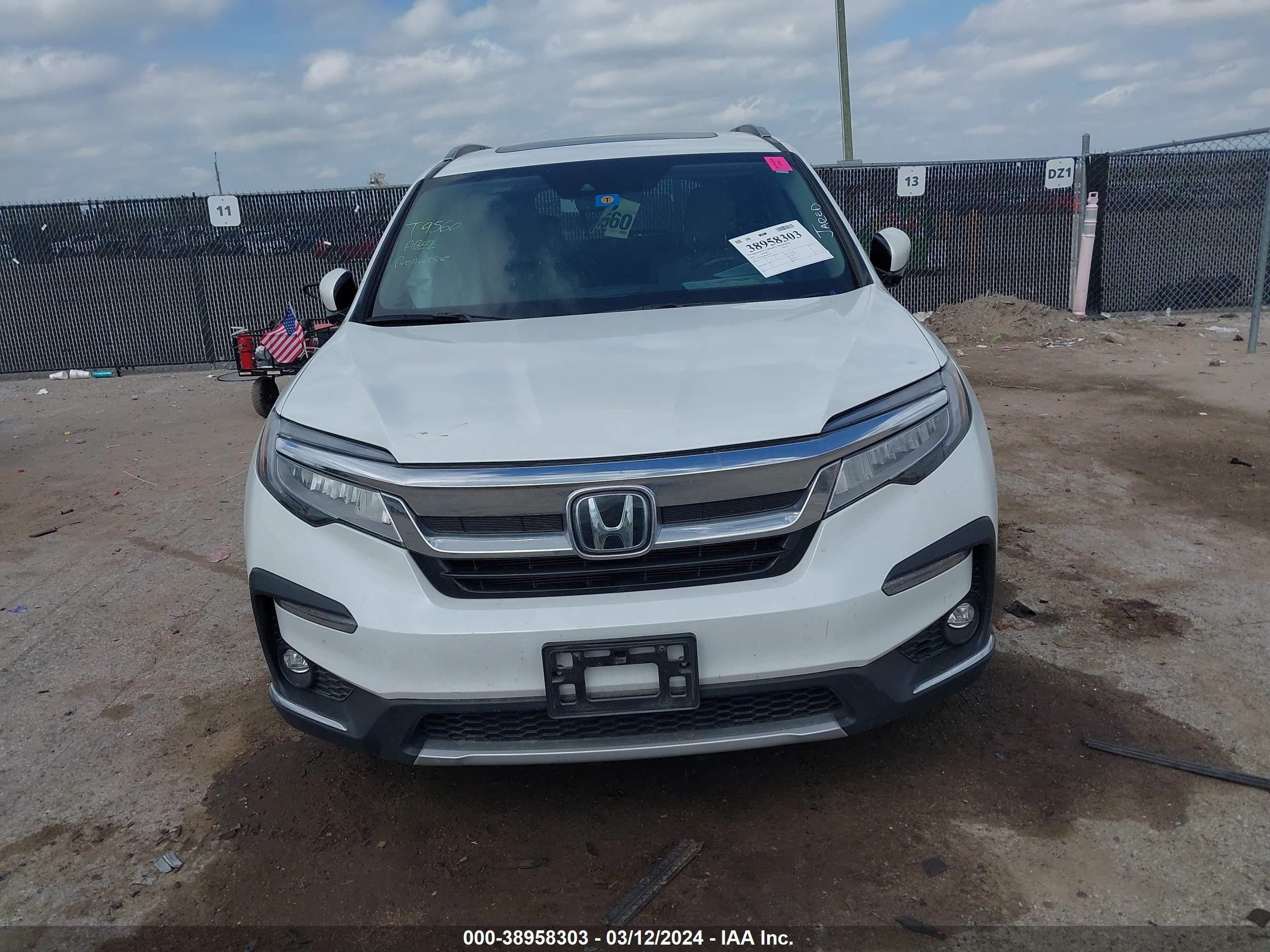 Photo 11 VIN: 5FNYF5H65NB015397 - HONDA PILOT 