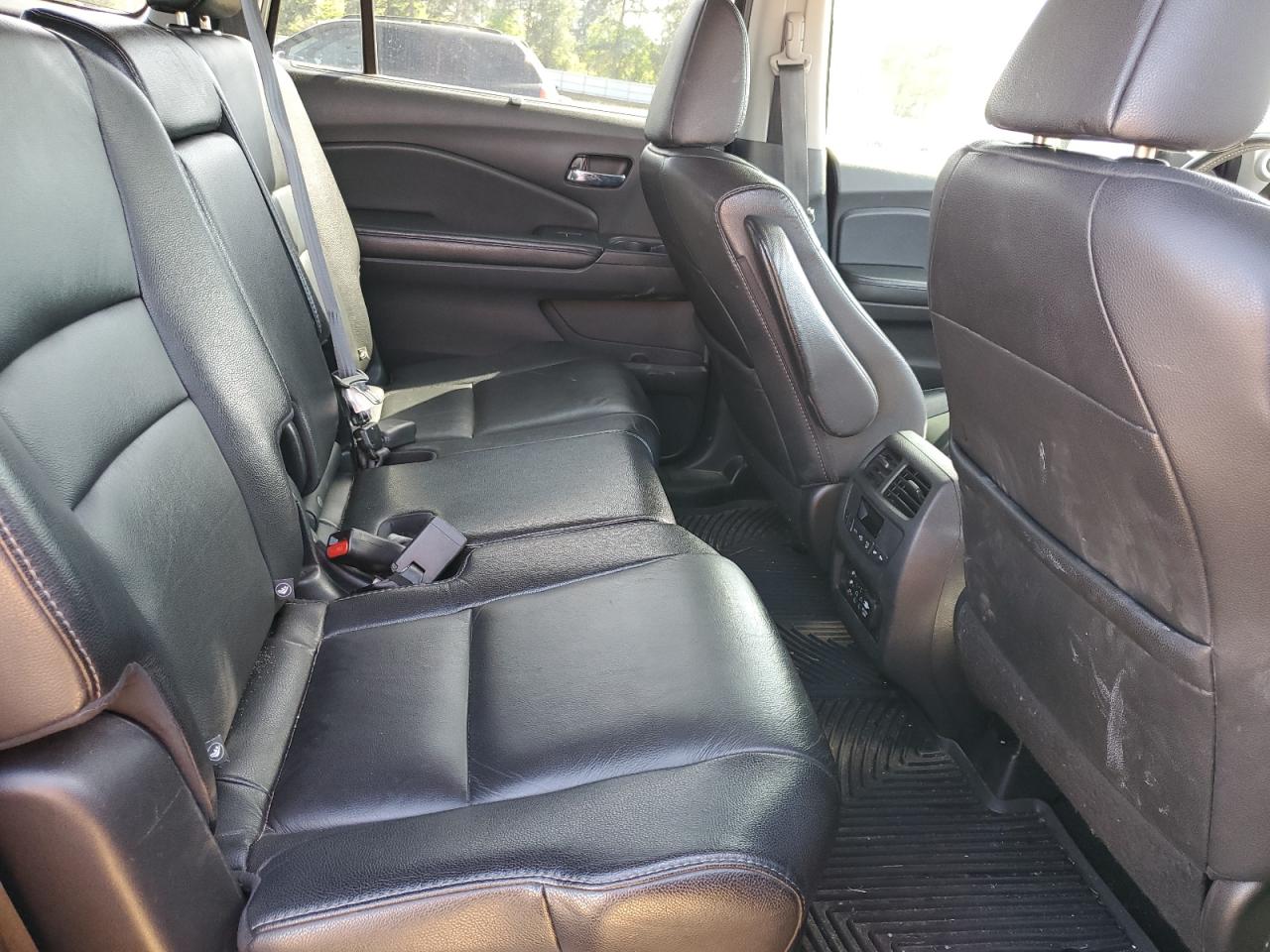 Photo 10 VIN: 5FNYF5H97HB007011 - HONDA PILOT 